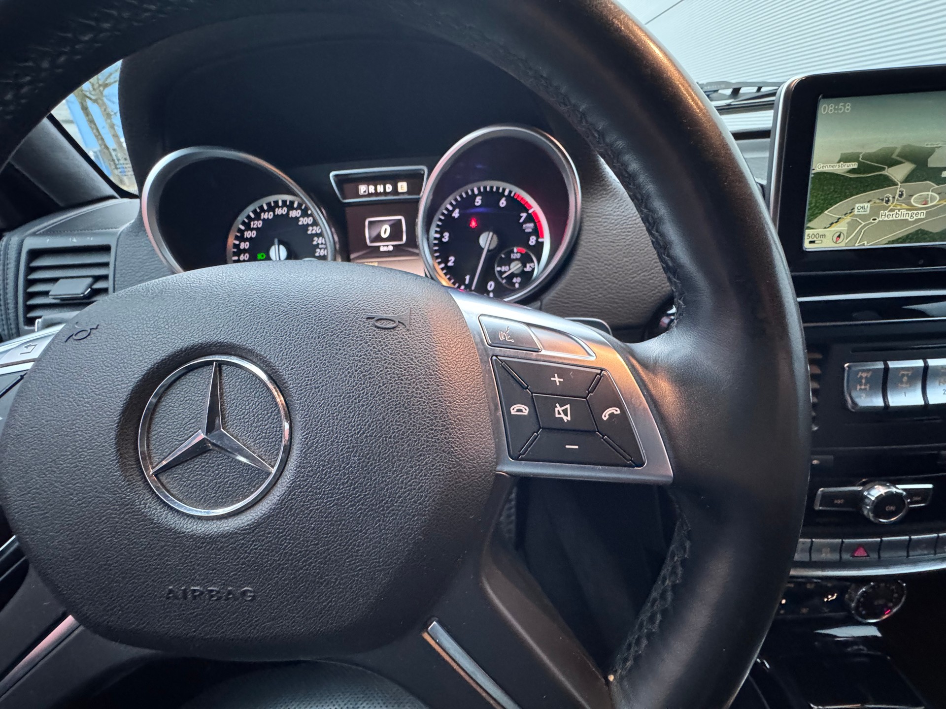 MERCEDES-BENZ G 500 7G+4x4+Leder+Navi+Bluetooth+ACC+Rückfahrkamera+Soundsystem+Schiebedach+Font-Entertainment+Dachhimmel Alcantara+AHK+-image-19