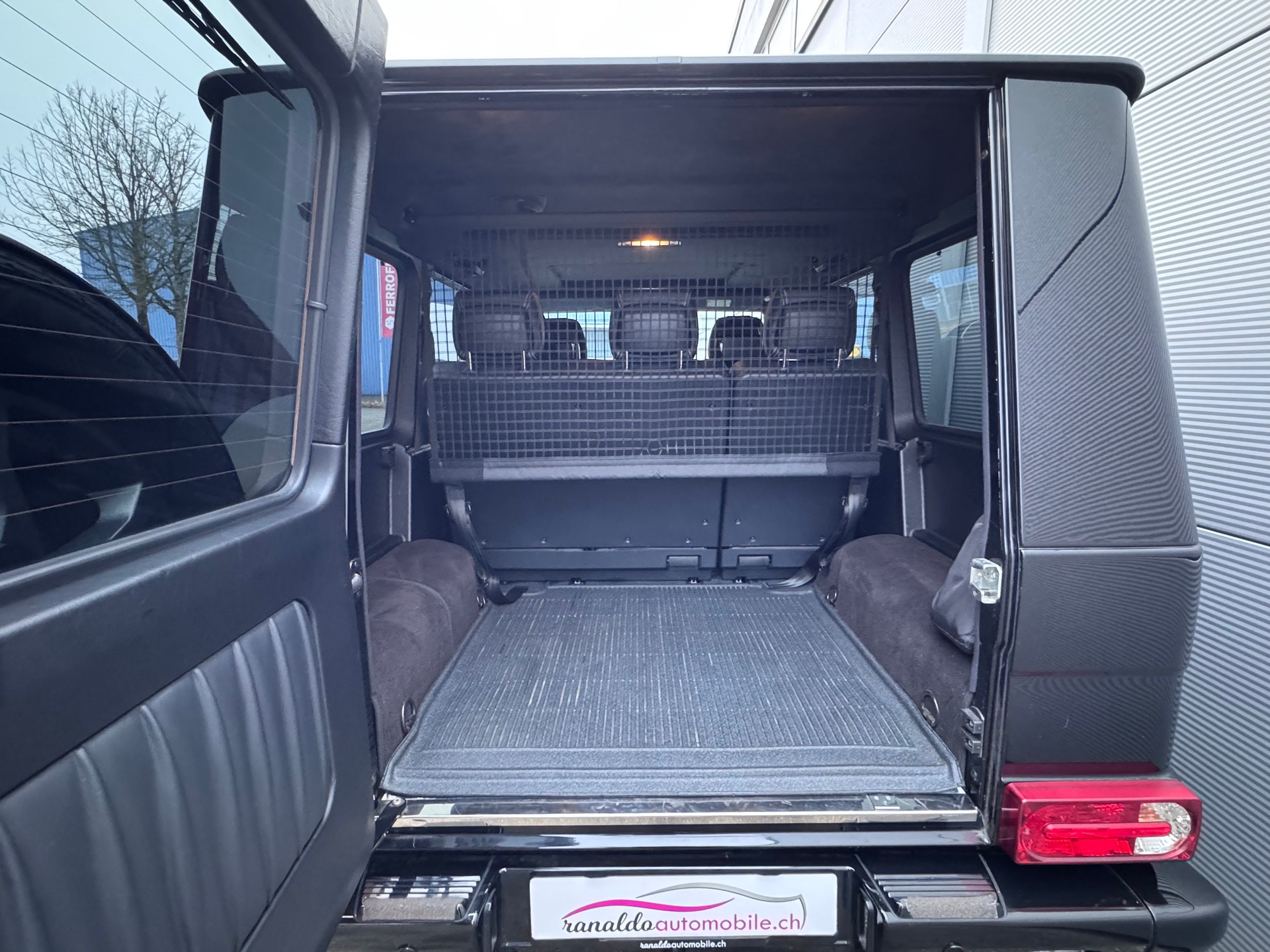 MERCEDES-BENZ G 500 7G+4x4+Leder+Navi+Bluetooth+ACC+Rückfahrkamera+Soundsystem+Schiebedach+Font-Entertainment+Dachhimmel Alcantara+AHK+-image-8