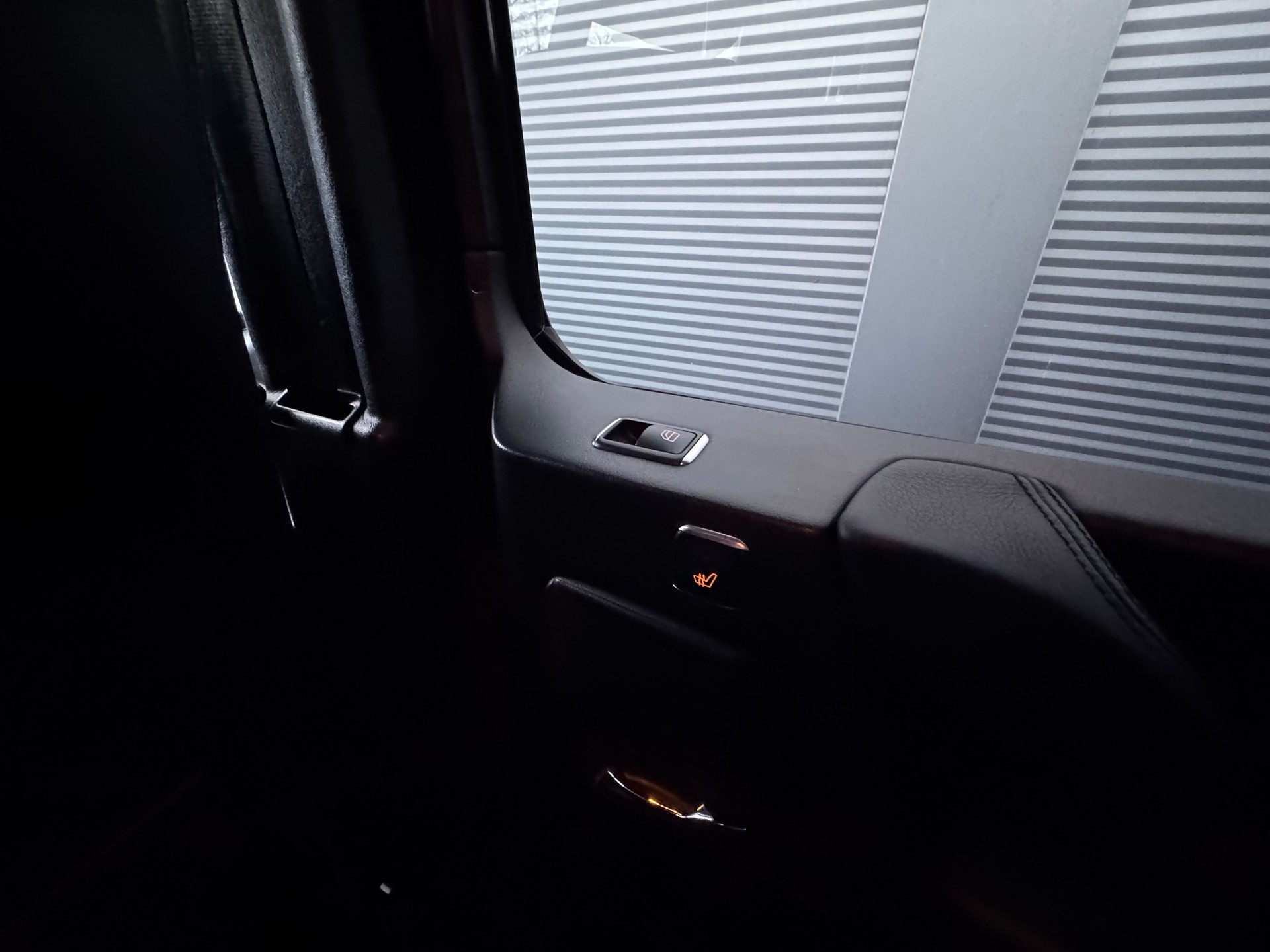 MERCEDES-BENZ G 500 7G+4x4+Leder+Navi+Bluetooth+ACC+Rückfahrkamera+Soundsystem+Schiebedach+Font-Entertainment+Dachhimmel Alcantara+AHK+-image-14