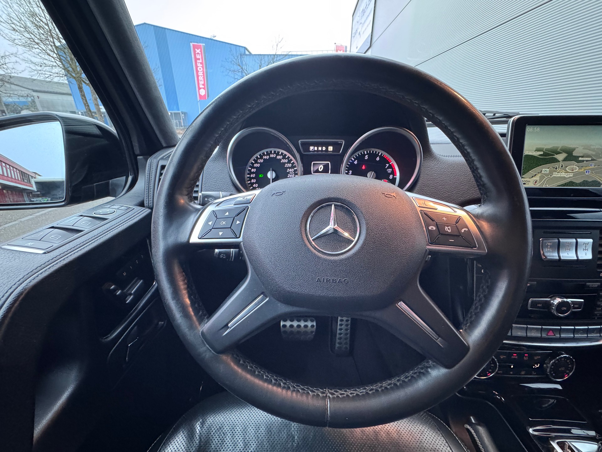 MERCEDES-BENZ G 500 7G+4x4+Leder+Navi+Bluetooth+ACC+Rückfahrkamera+Soundsystem+Schiebedach+Font-Entertainment+Dachhimmel Alcantara+AHK+-image-16