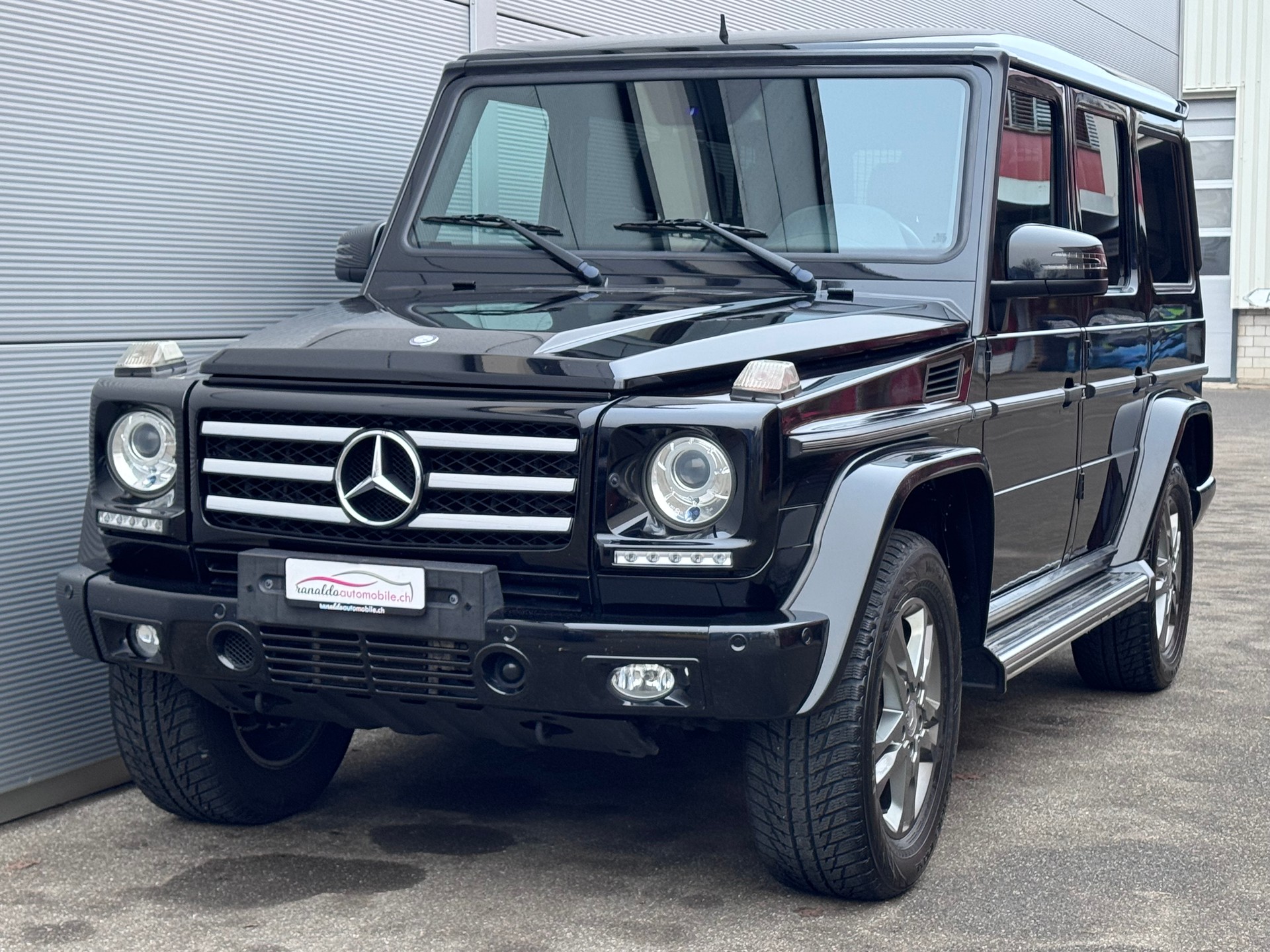 MERCEDES-BENZ G 500 7G+4x4+Leder+Navi+Bluetooth+ACC+Rückfahrkamera+Soundsystem+Schiebedach+Font-Entertainment+Dachhimmel Alcantara+AHK+-showroom-element-1