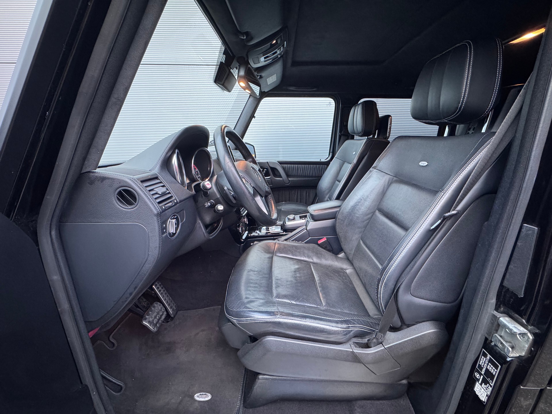 MERCEDES-BENZ G 500 7G+4x4+Leder+Navi+Bluetooth+ACC+Rückfahrkamera+Soundsystem+Schiebedach+Font-Entertainment+Dachhimmel Alcantara+AHK+-image-29