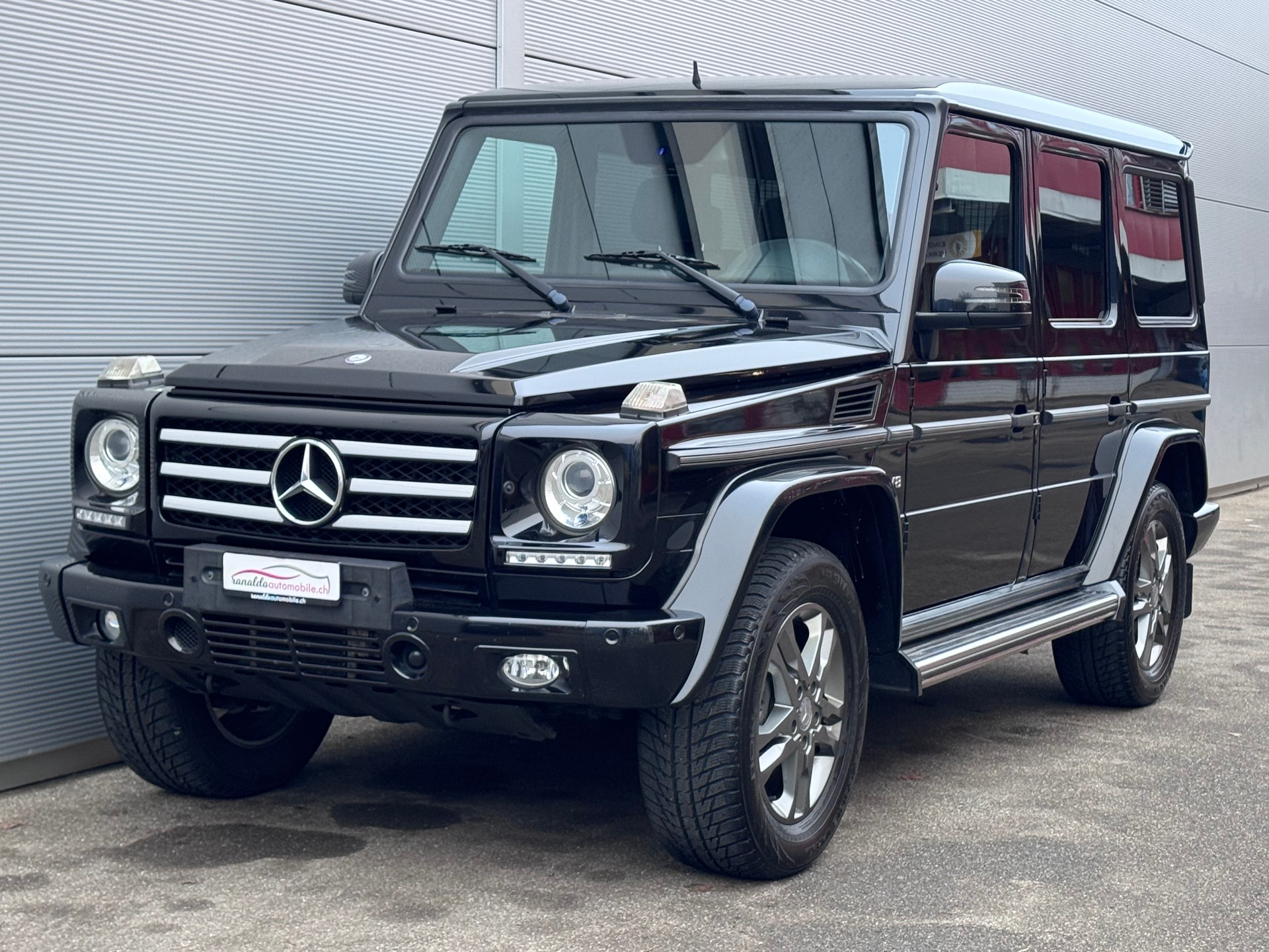 MERCEDES-BENZ G 500 7G+4x4+Leder+Navi+Bluetooth+ACC+Rückfahrkamera+Soundsystem+Schiebedach+Font-Entertainment+Dachhimmel Alcantara+AHK+-showroom-element-2