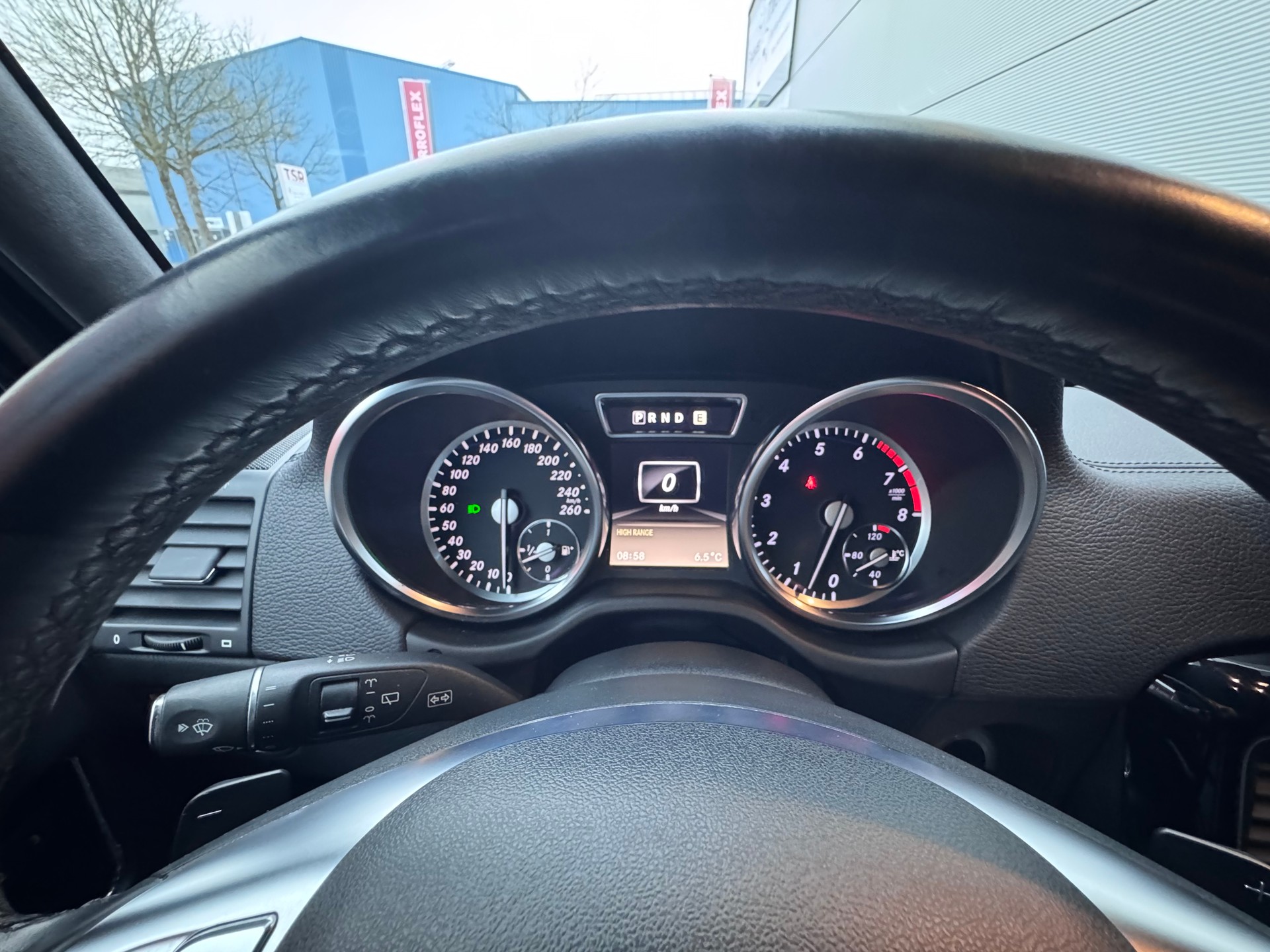 MERCEDES-BENZ G 500 7G+4x4+Leder+Navi+Bluetooth+ACC+Rückfahrkamera+Soundsystem+Schiebedach+Font-Entertainment+Dachhimmel Alcantara+AHK+-image-17