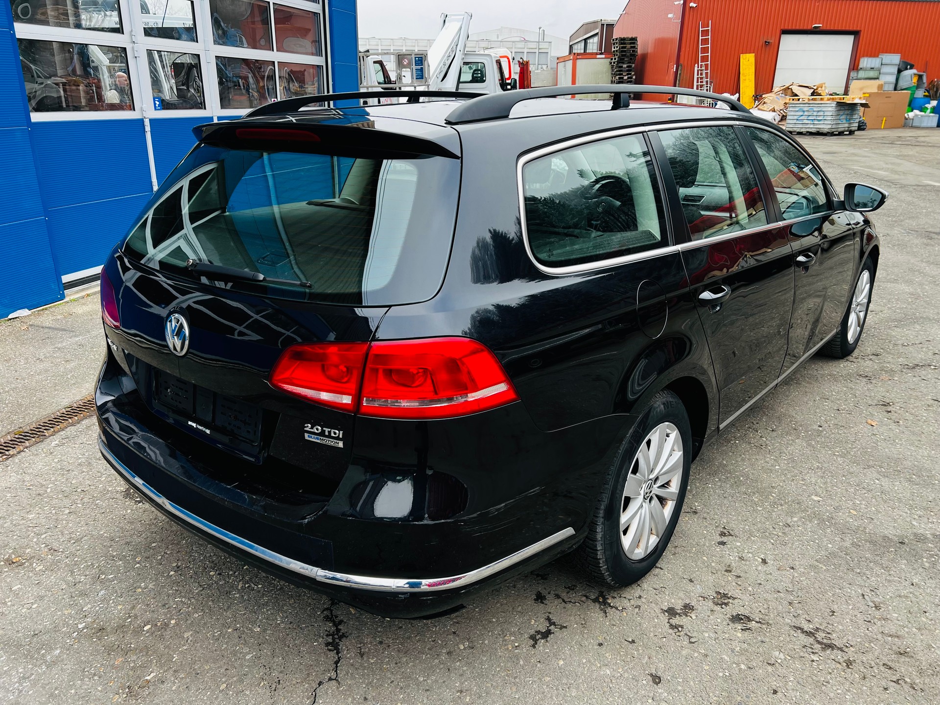 VW Passat Variant 2.0 TDI BMT Trendline DSG-image-5
