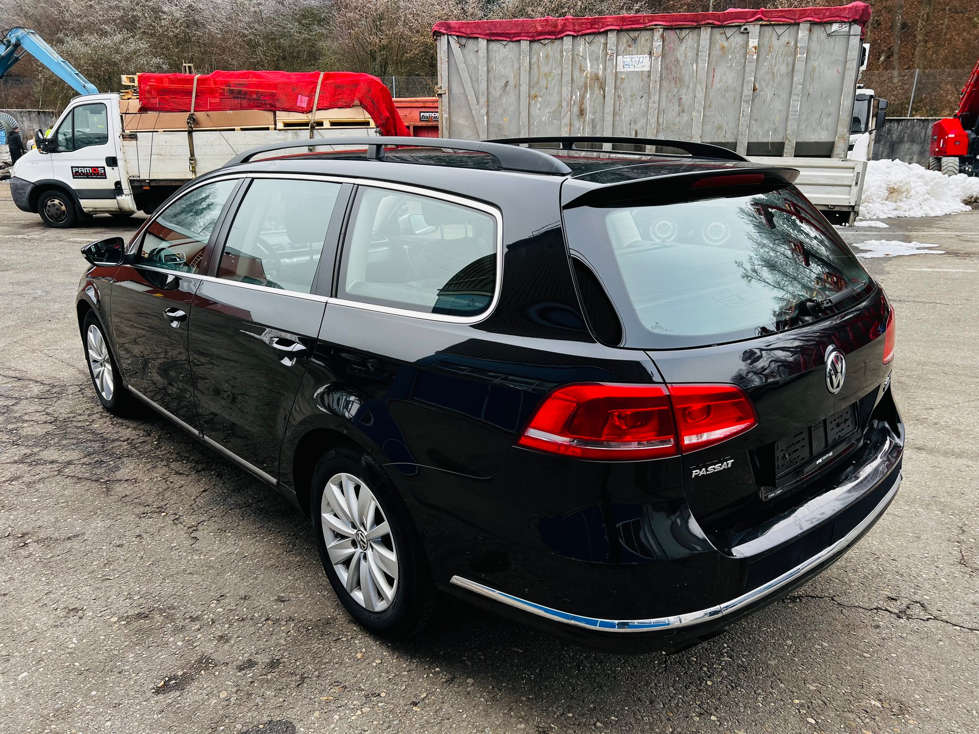 VW Passat Variant 2.0 TDI BMT Trendline DSG-image-3
