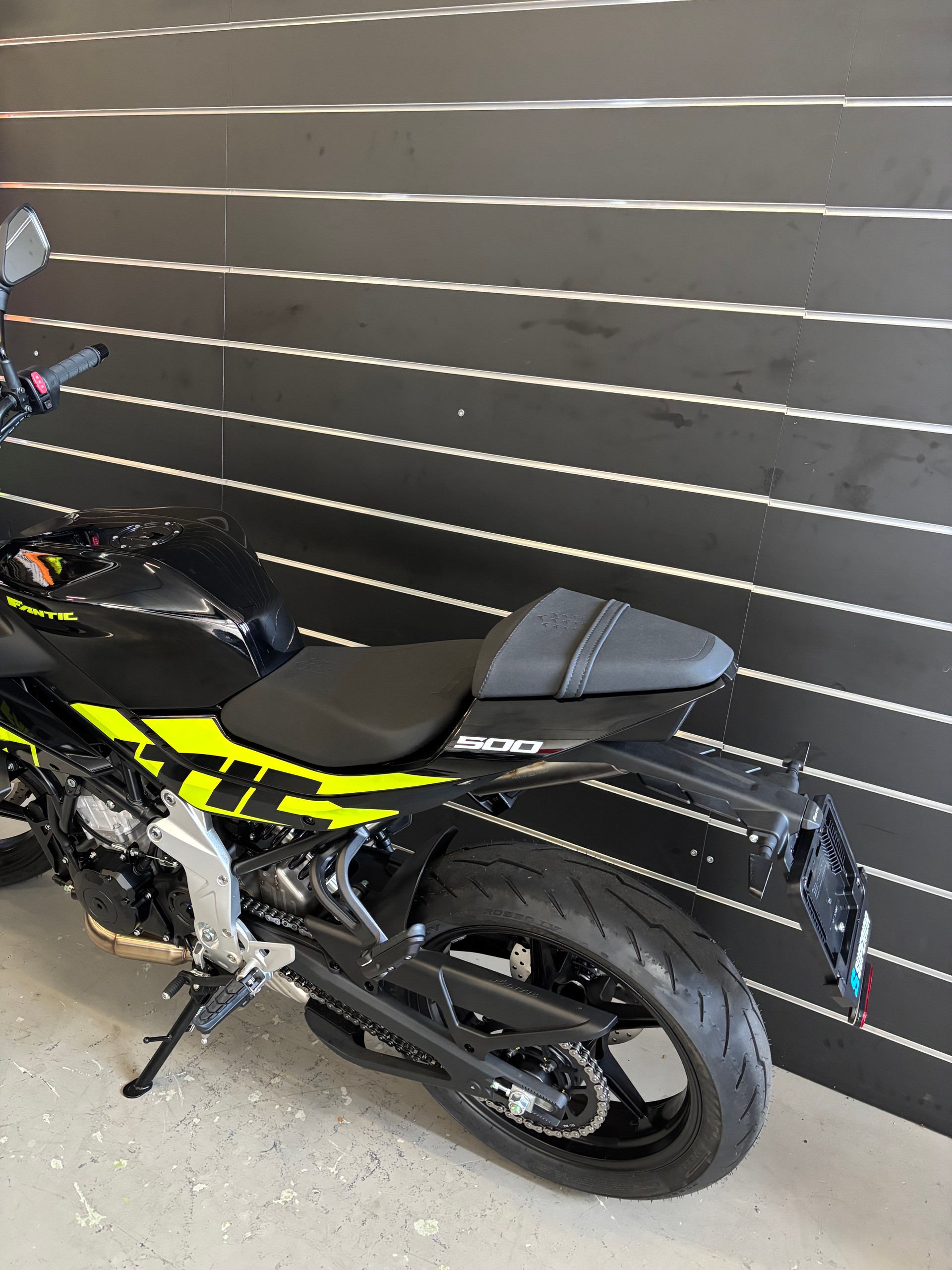 FANTIC Stealht 500-showroom-element-3