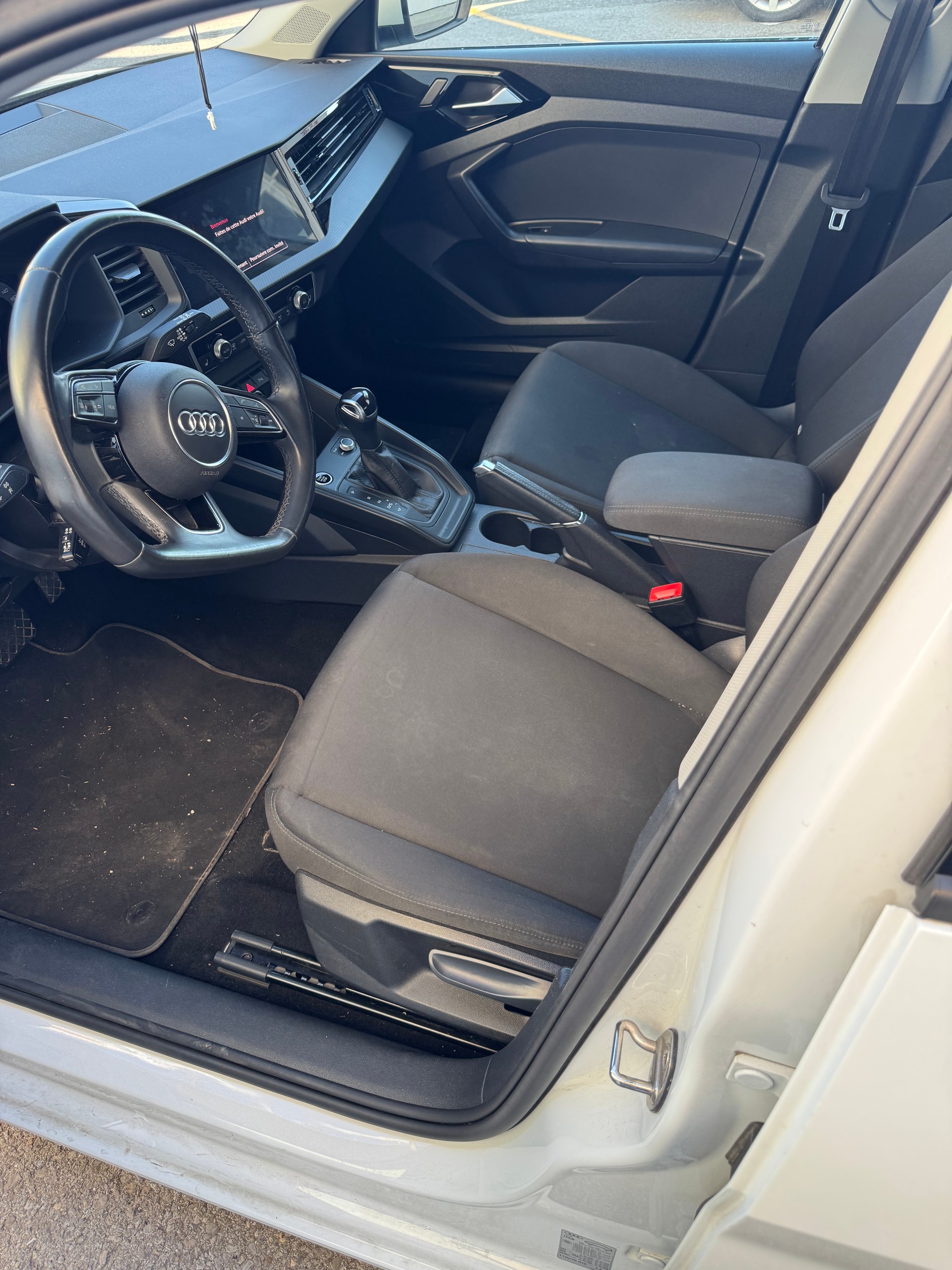 AUDI A1 Sportback 30 TFSI advanced S-tronic-image-8