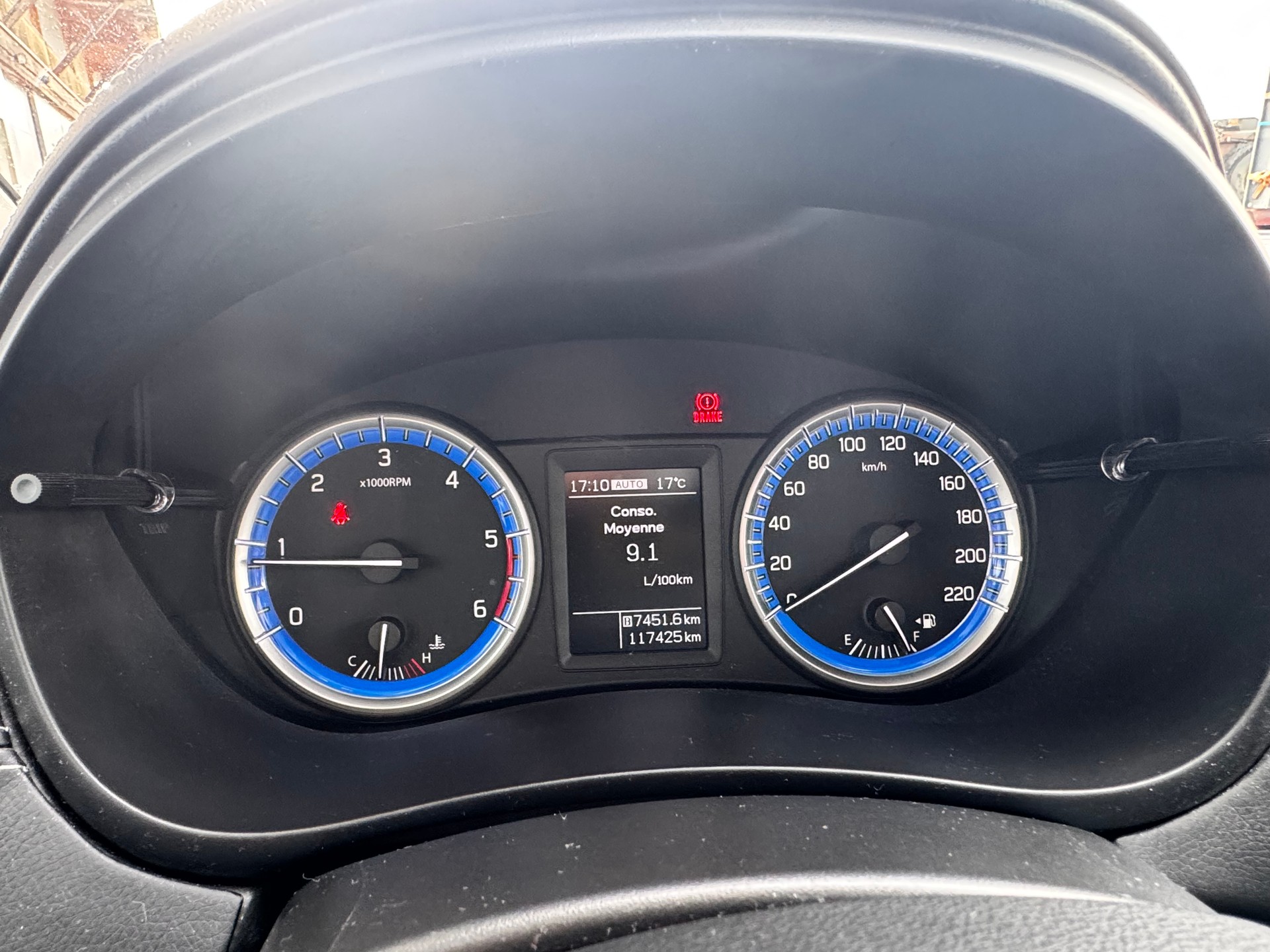 SUZUKI SX4 S-Cross 1.6 TD Sergio Cellano Top 4WD-image-3