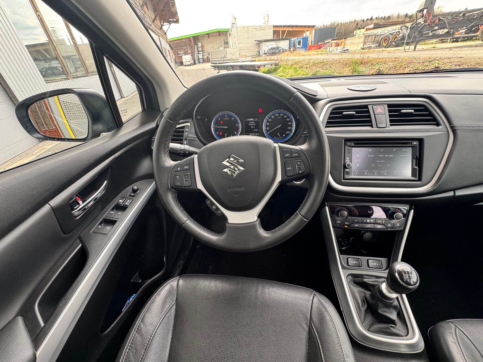SUZUKI SX4 S-Cross 1.6 TD Sergio Cellano Top 4WD-image-6