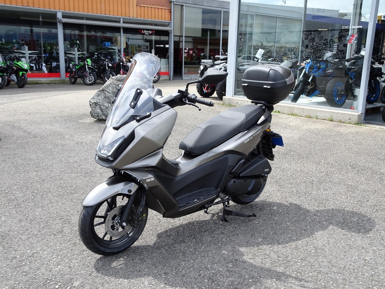 KYMCO Sky Town 125 Topcase-image-3