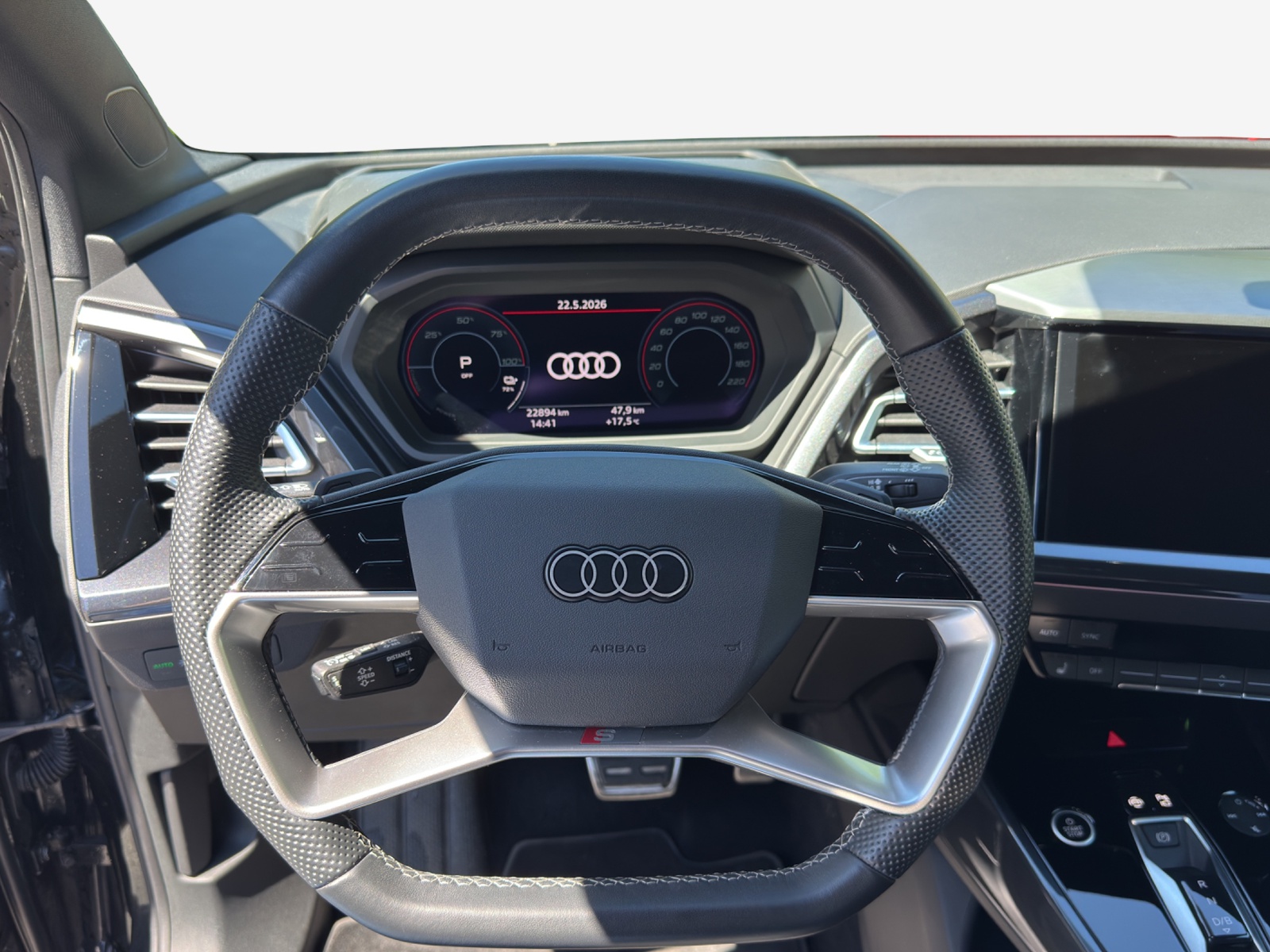 AUDI Q4 e-tron 45 quattro-image-9
