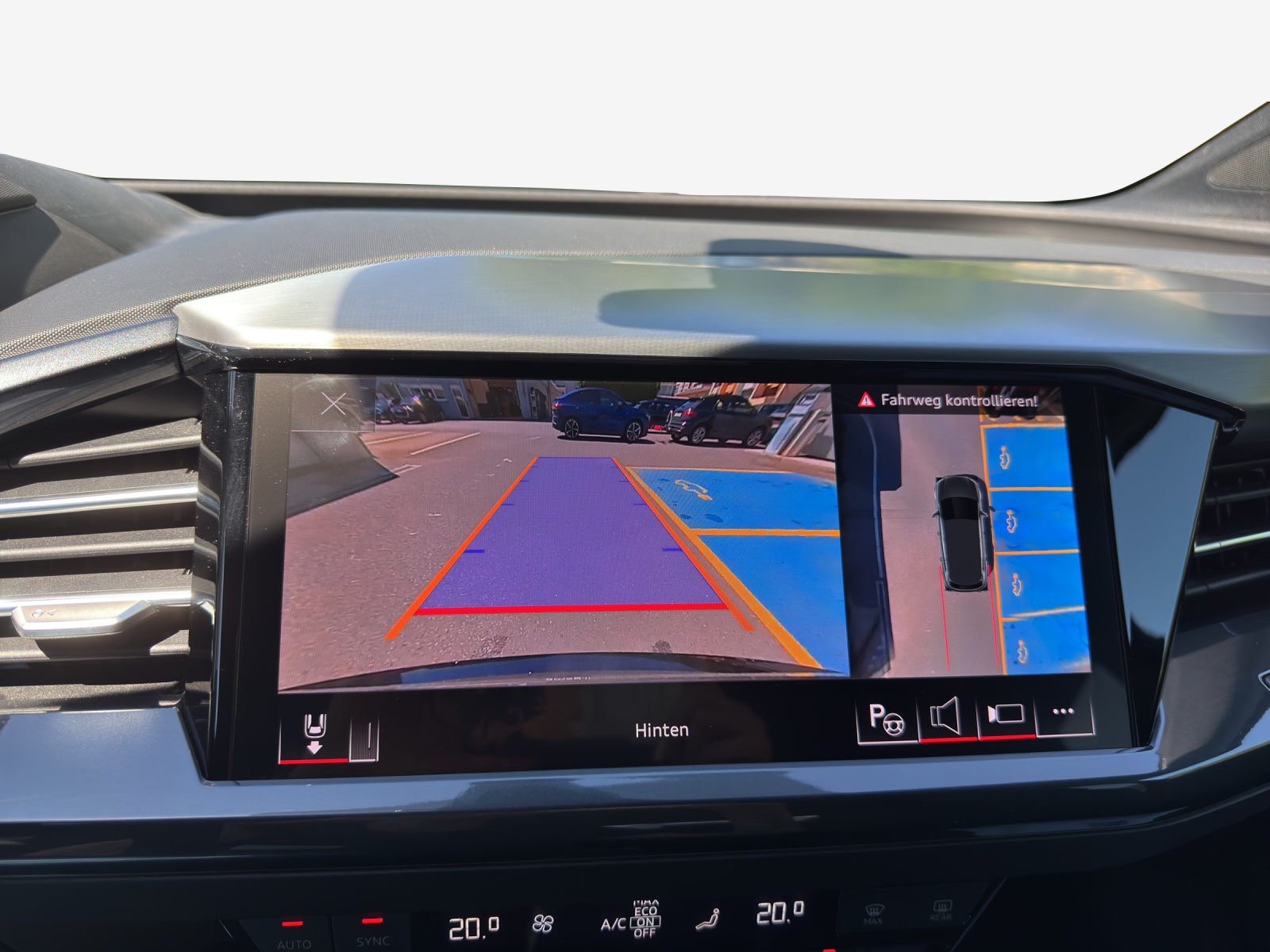 AUDI Q4 e-tron 45 quattro-image-15