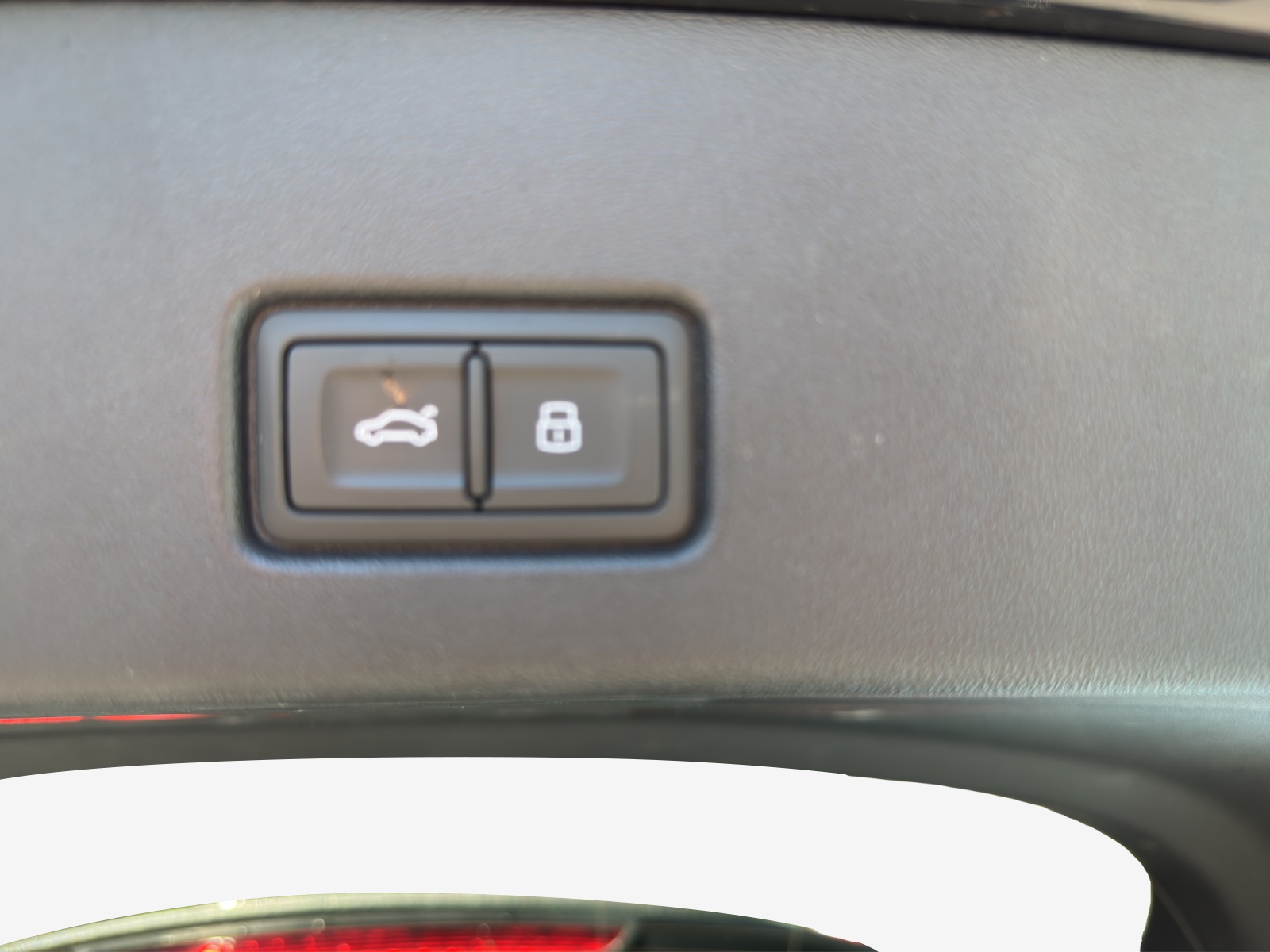 AUDI Q4 e-tron 45 quattro-image-13