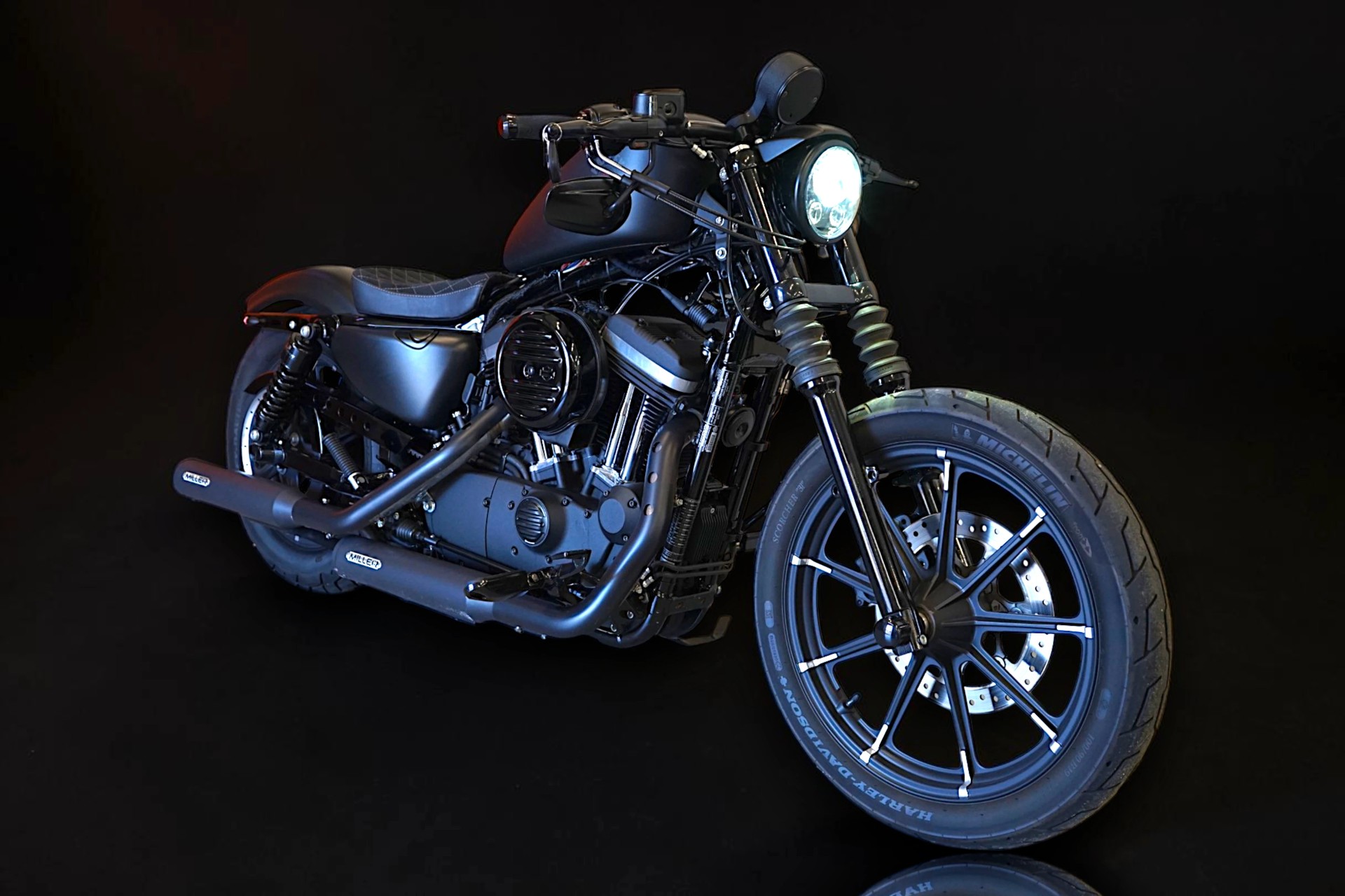 HARLEY-DAVIDSON XL 883 N Sportster Iron ABS-image-1