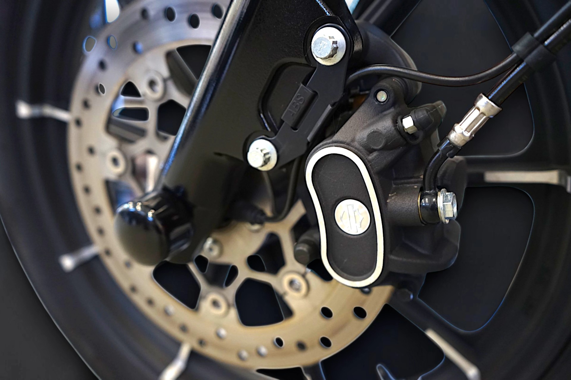HARLEY-DAVIDSON XL 883 N Sportster Iron ABS-image-12
