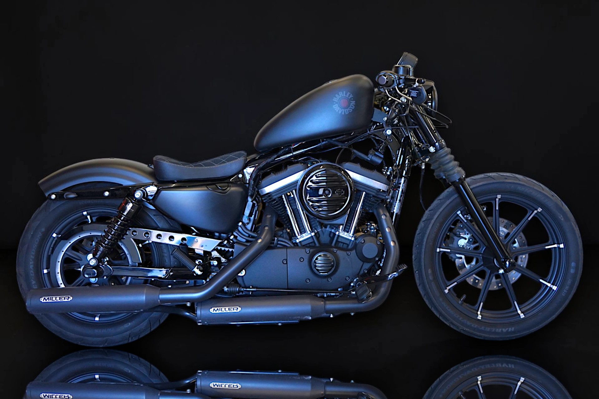 HARLEY-DAVIDSON XL 883 N Sportster Iron ABS