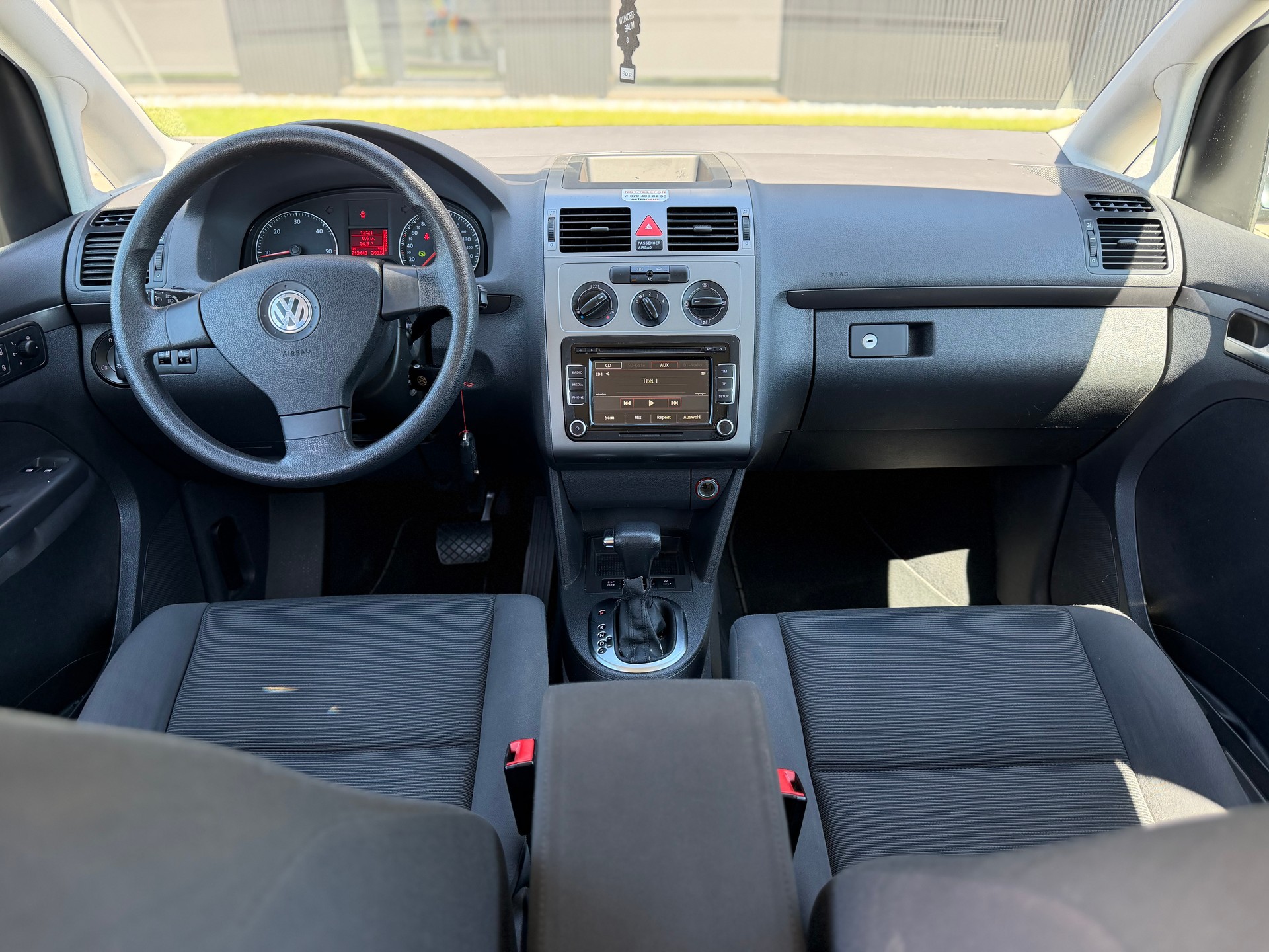 VW Touran 1.9 TDI Trendline DSG-image-9