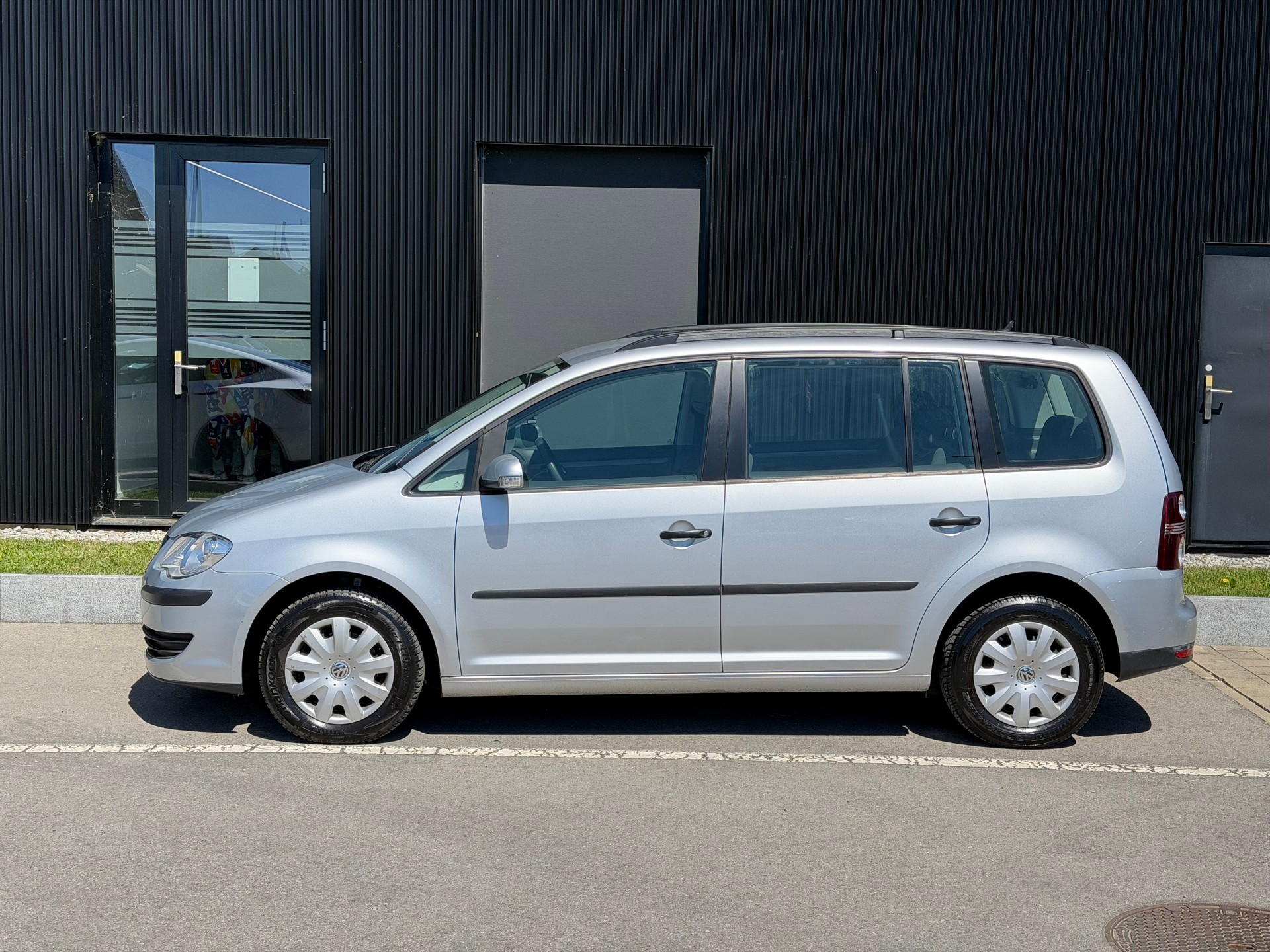 VW Touran 1.9 TDI Trendline DSG-image-3