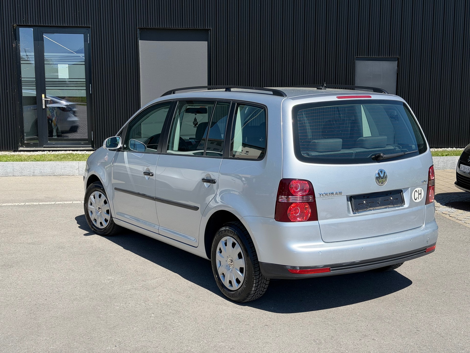 VW Touran 1.9 TDI Trendline DSG-image-12