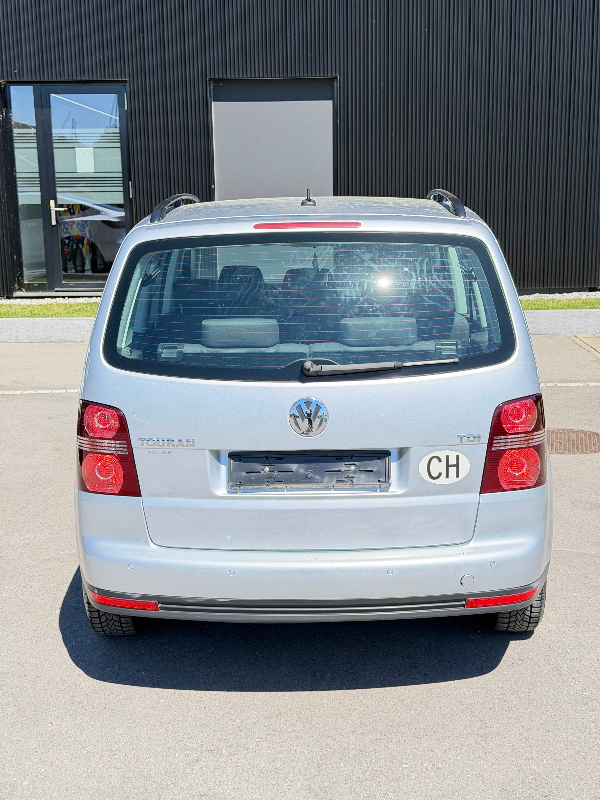 VW Touran 1.9 TDI Trendline DSG-image-6