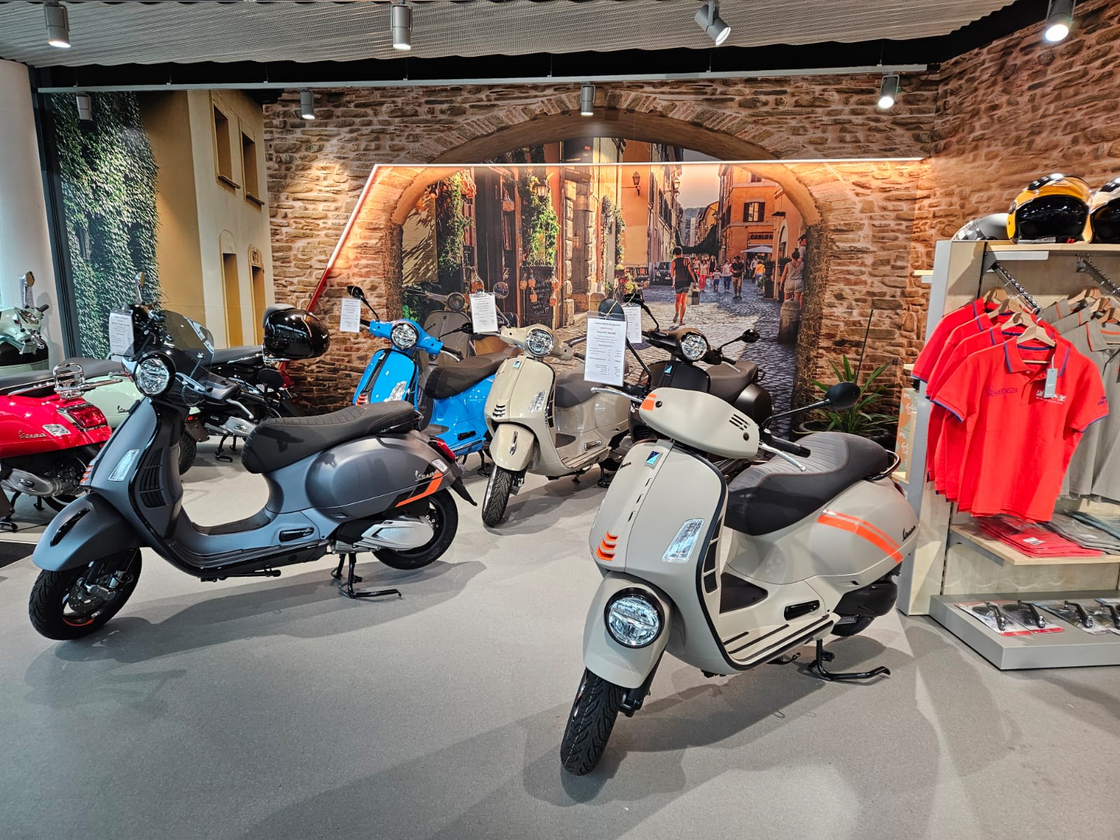 PIAGGIO Vespa GTS 125 RST Euro 5+-image-12