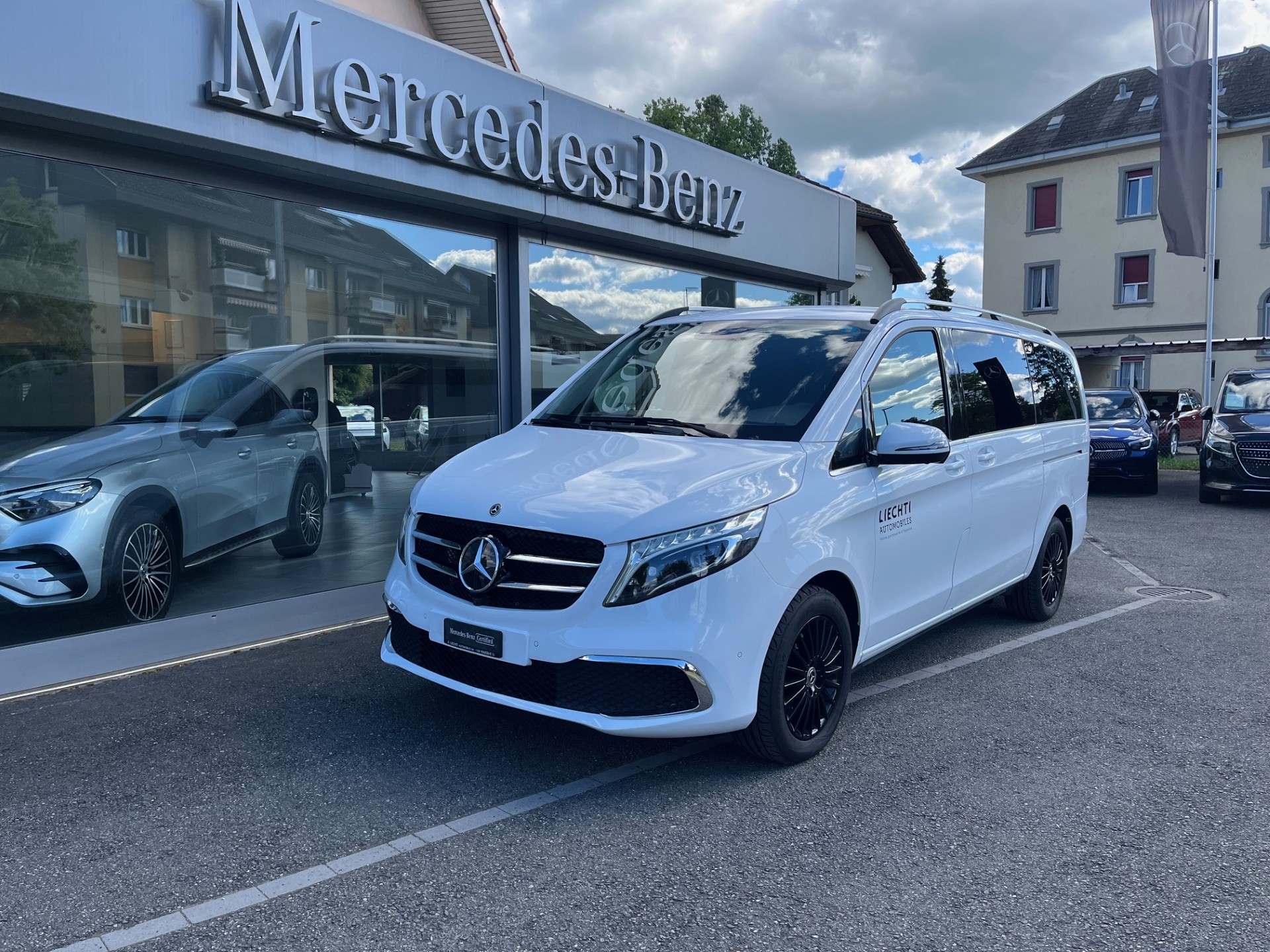 MERCEDES-BENZ V 300 d lang Avantgarde 4Matic 9G-Tronic-showroom-element-1