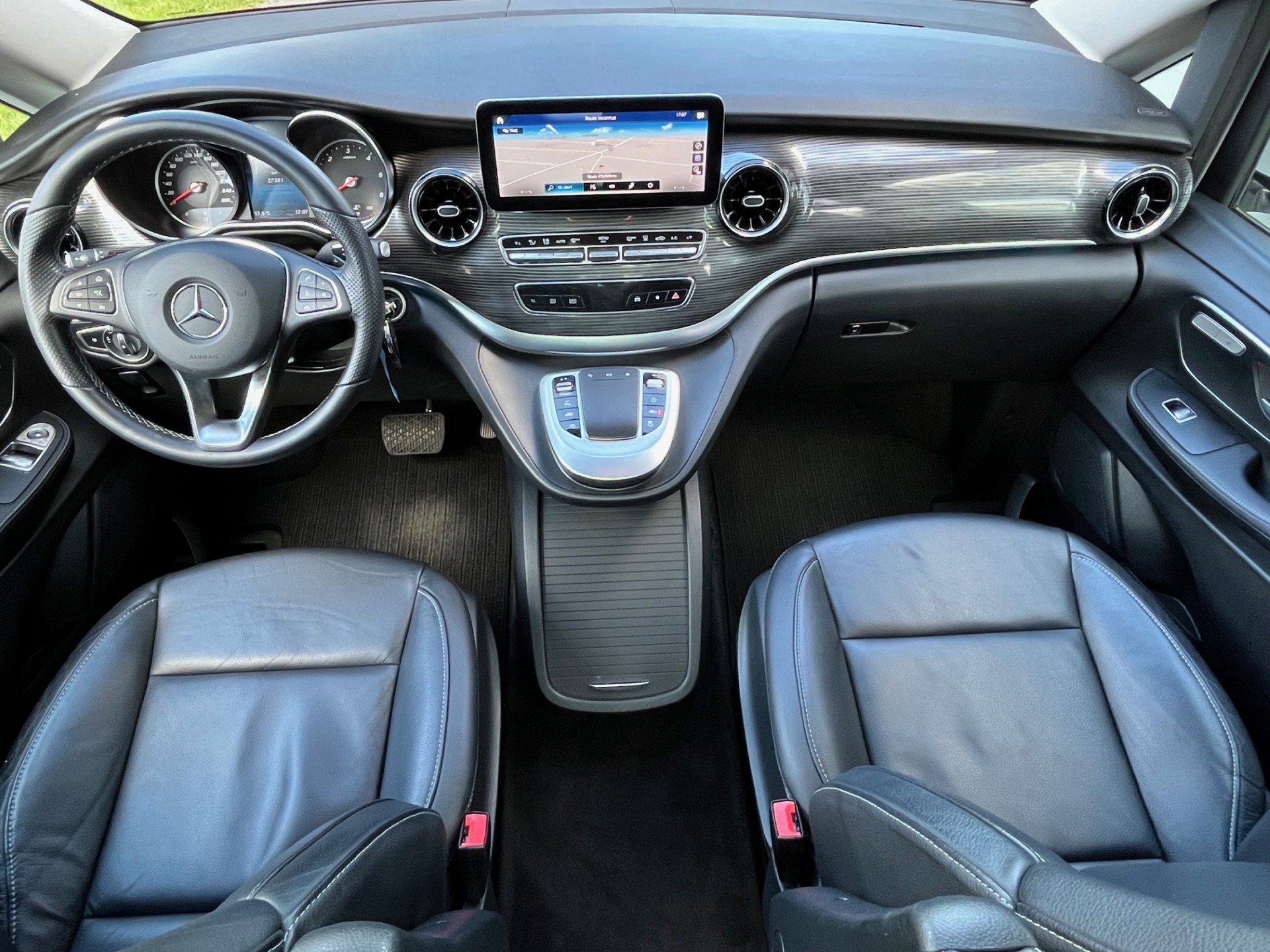 MERCEDES-BENZ V 300 d lang Avantgarde 4Matic 9G-Tronic-image-12