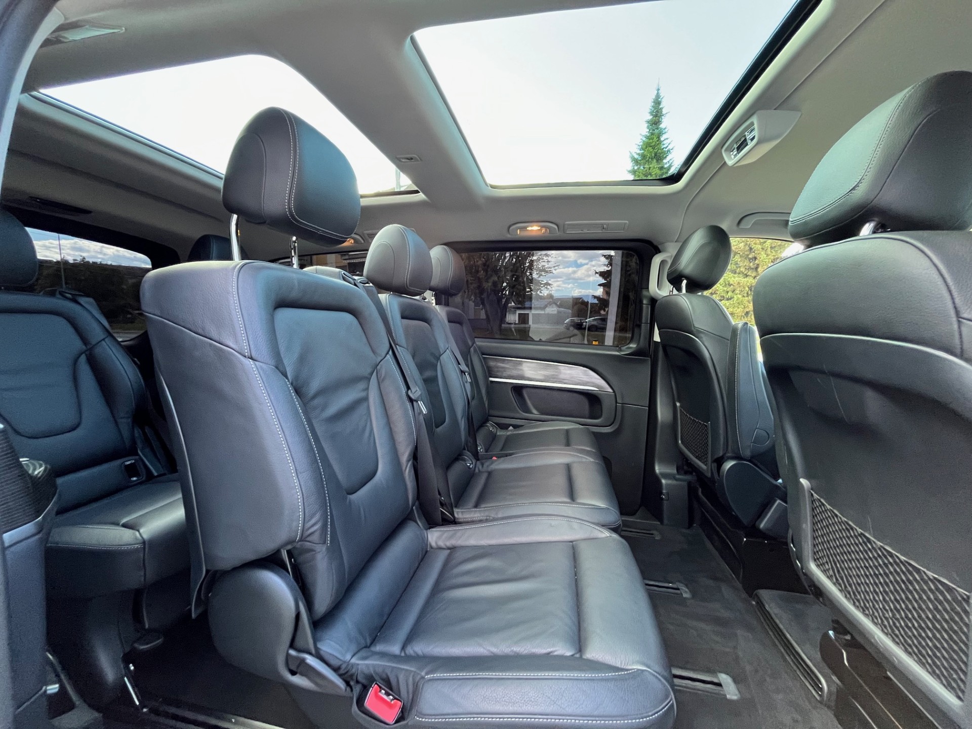 MERCEDES-BENZ V 300 d lang Avantgarde 4Matic 9G-Tronic-image-17