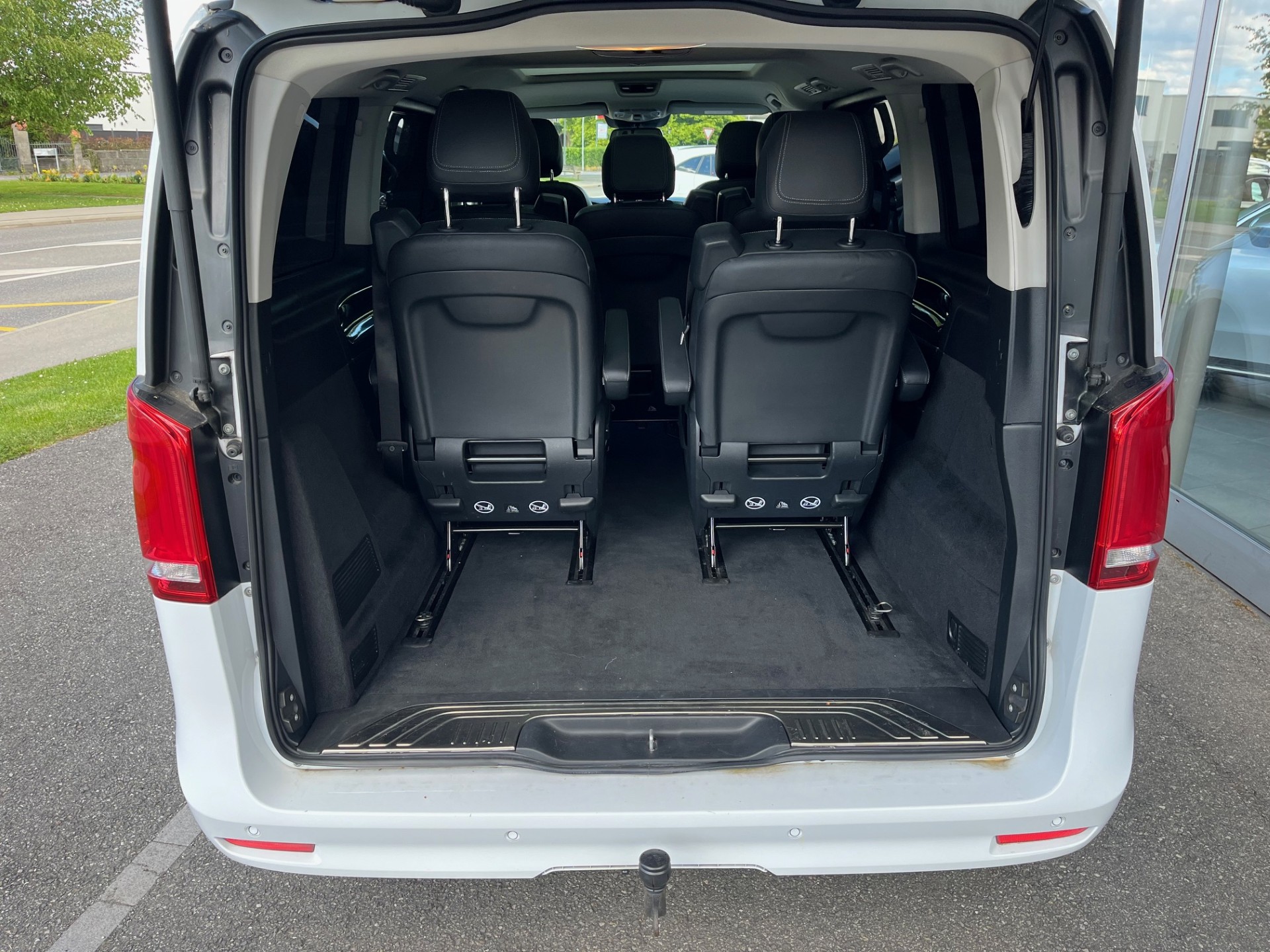 MERCEDES-BENZ V 300 d lang Avantgarde 4Matic 9G-Tronic-image-8