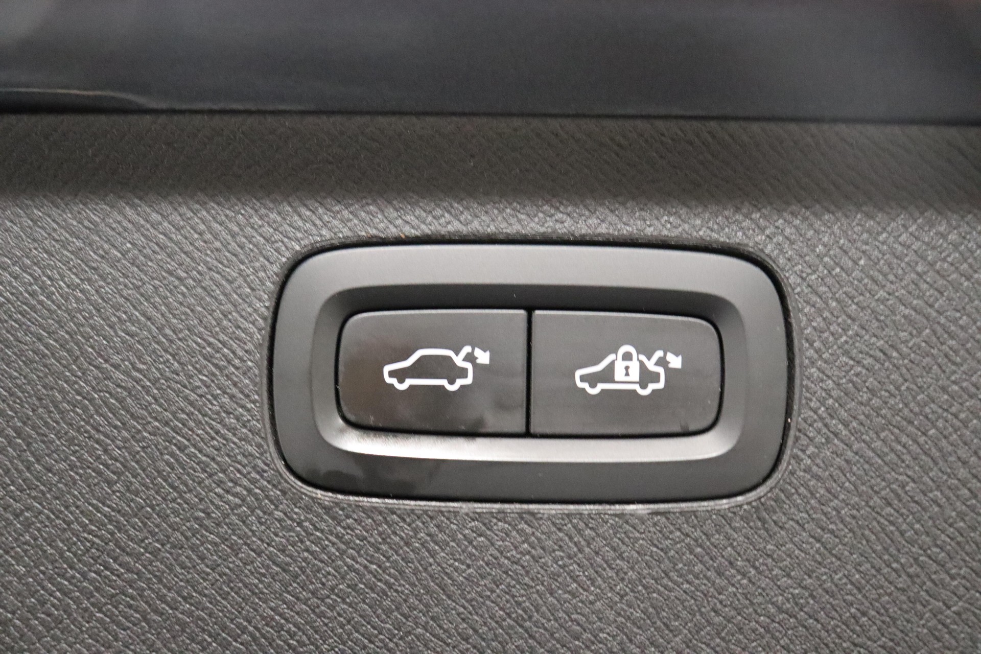 VOLVO XC90 2.0 T6 Momentum 7P. AWD-image-5