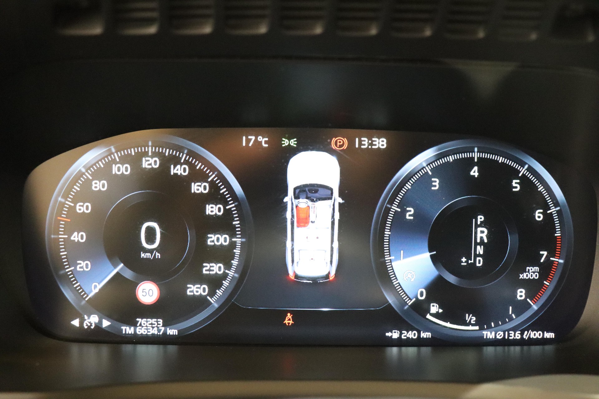 VOLVO XC90 2.0 T6 Momentum 7P. AWD-image-12