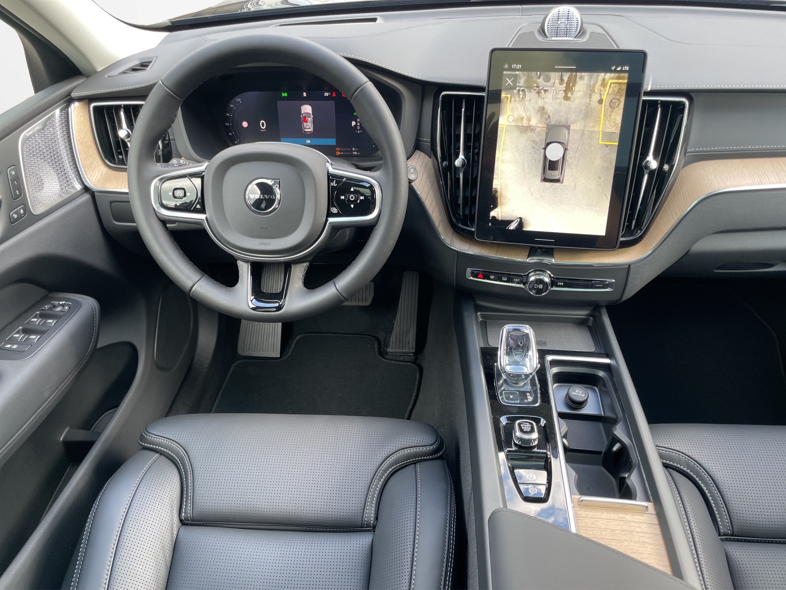 VOLVO XC60 2.0 T8 TE Ultra Dark eAWD-image-12