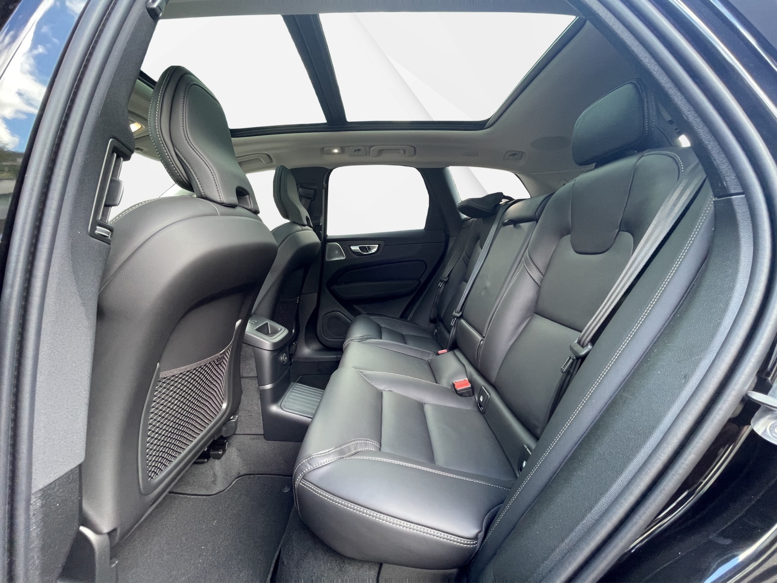 VOLVO XC60 2.0 T8 TE Ultra Dark eAWD-image-13