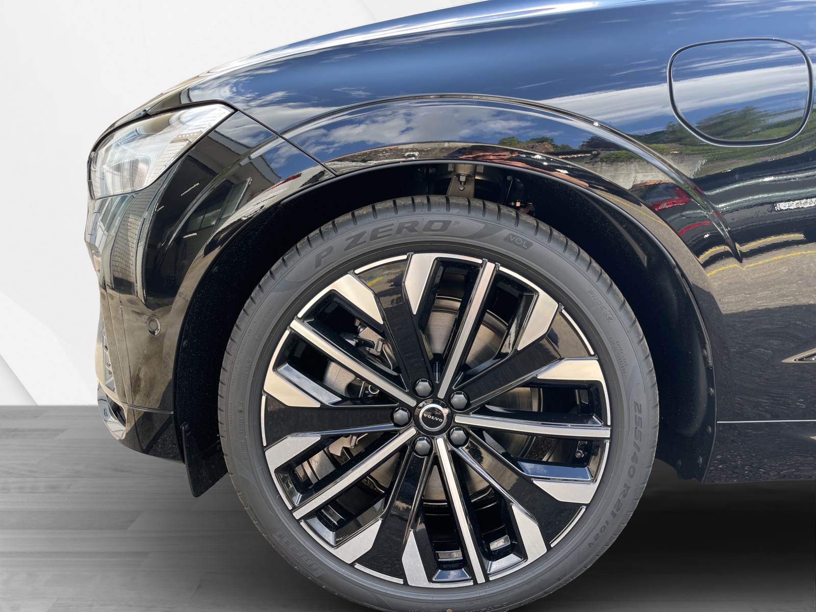 VOLVO XC60 2.0 T8 TE Ultra Dark eAWD-image-8