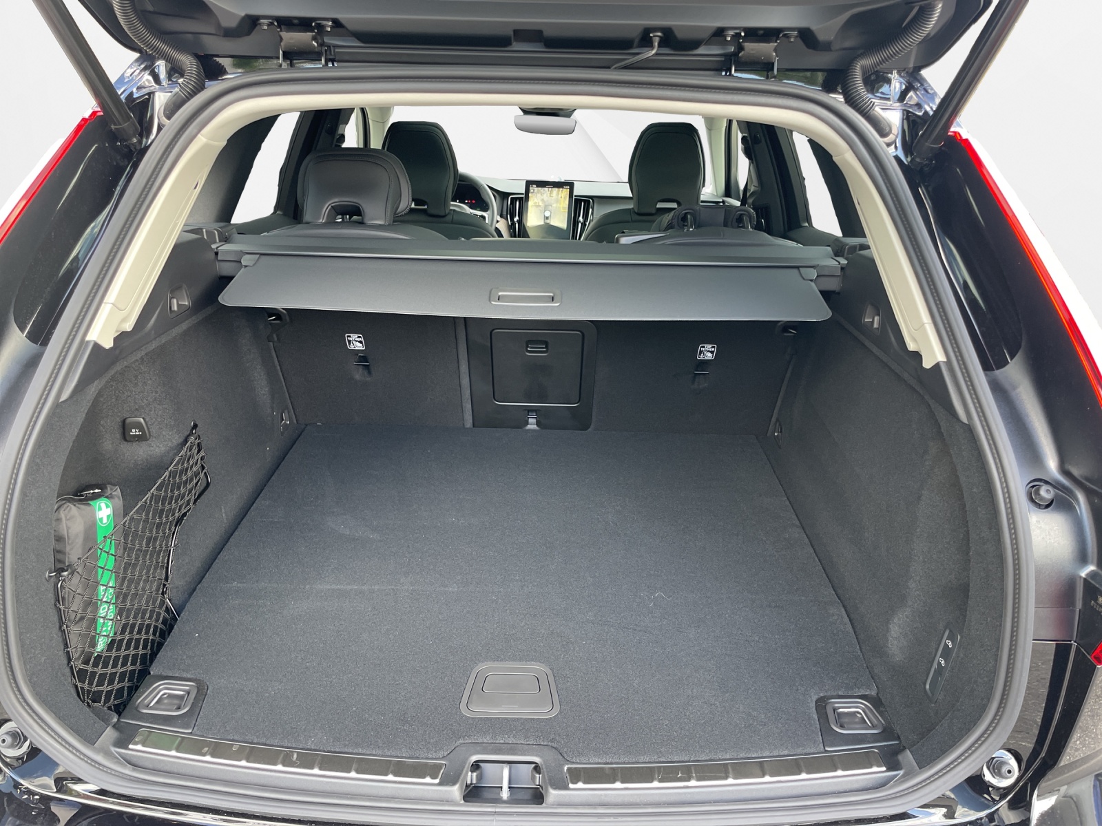 VOLVO XC60 2.0 T8 TE Ultra Dark eAWD-image-14