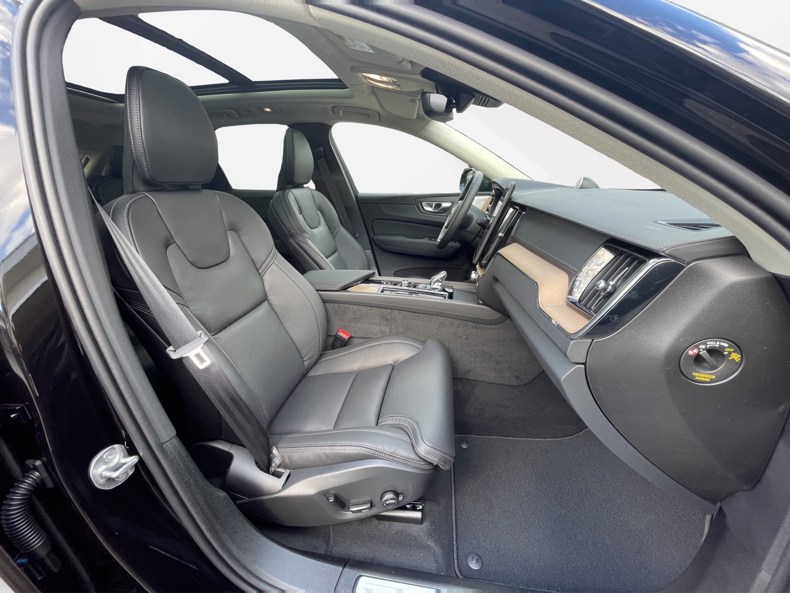 VOLVO XC60 2.0 T8 TE Ultra Dark eAWD-image-16