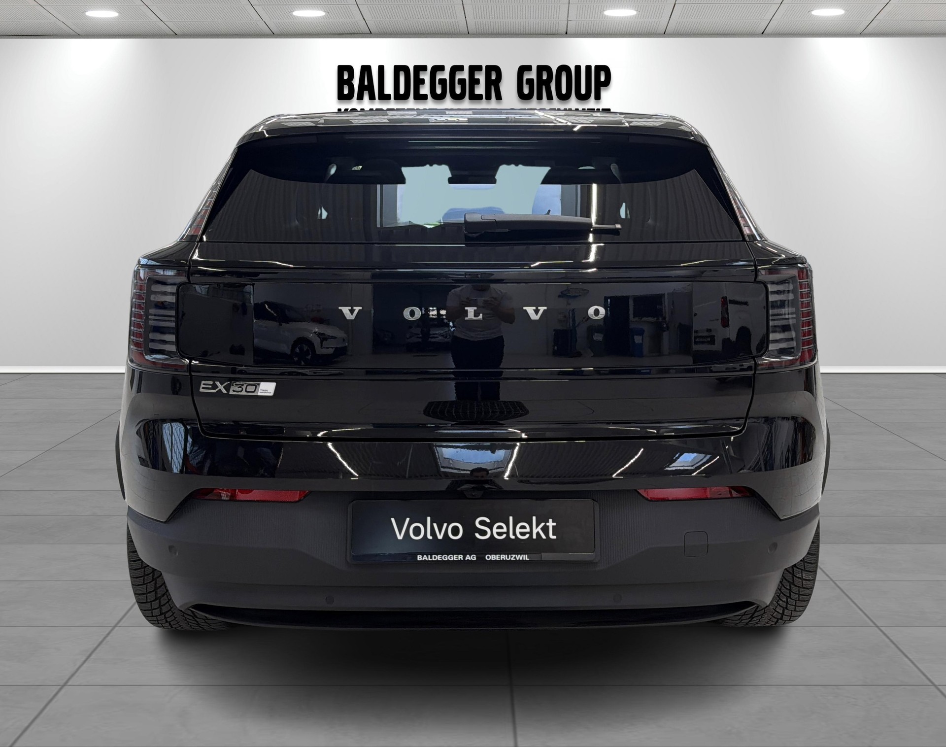 VOLVO EX 30 E60 Twin Ultra Performanc-image-4
