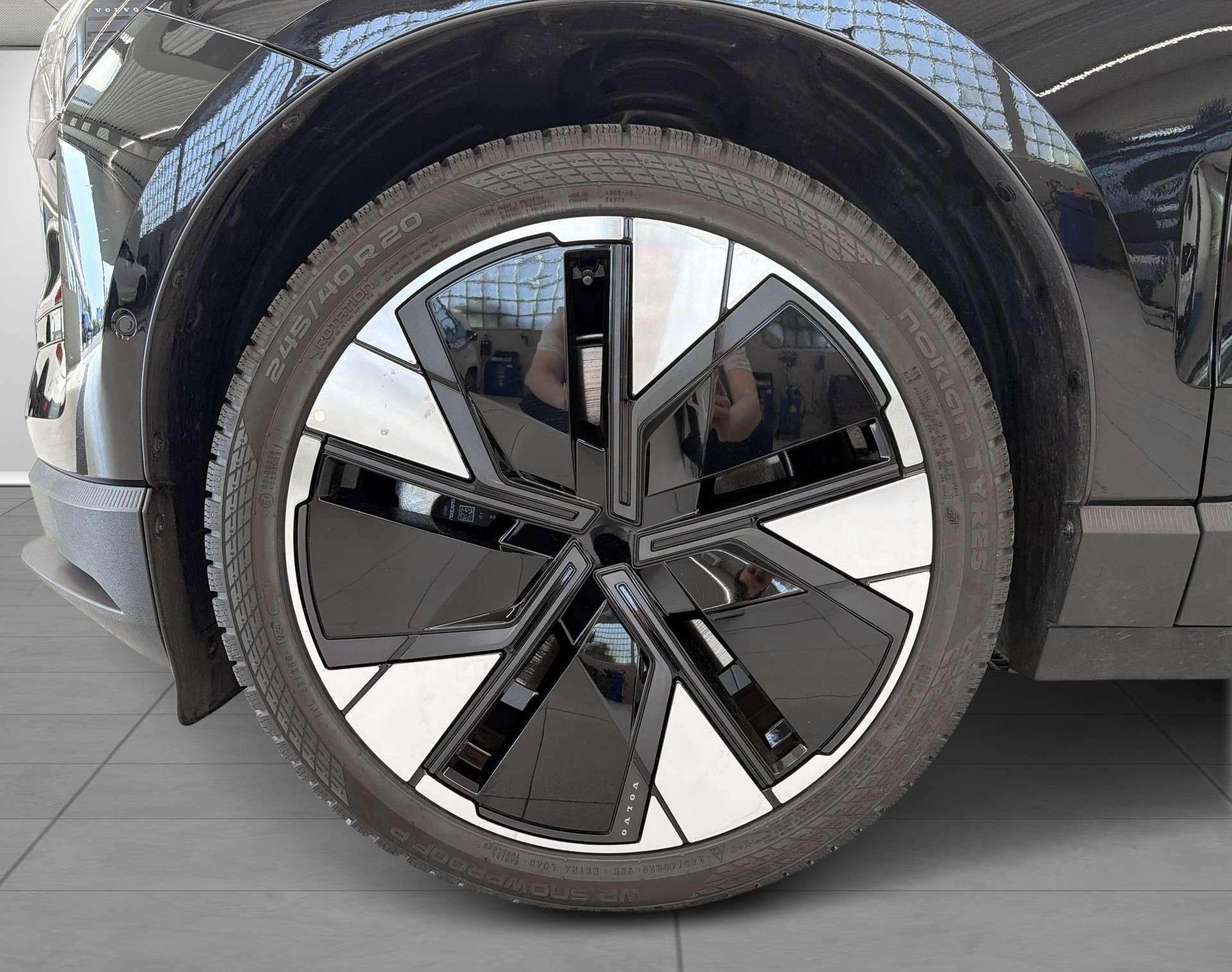 VOLVO EX 30 E60 Twin Ultra Performanc-image-6
