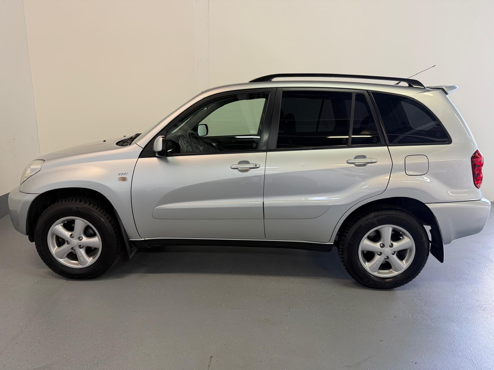 TOYOTA 2.0 VVT-i Linea Luna Automatik-image-6