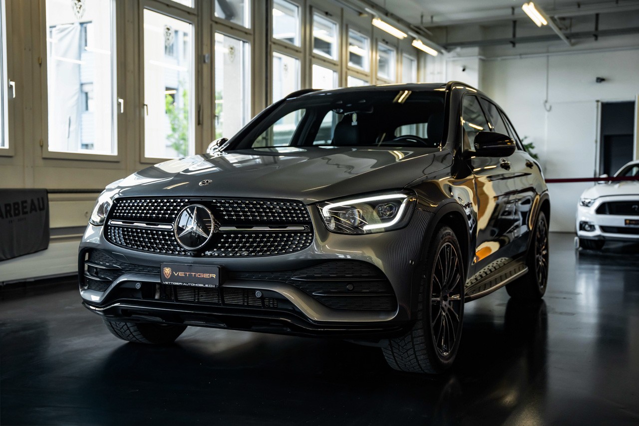 MERCEDES-BENZ GLC 300 AMG Line 4Matic 9G-Tronic-showroom-element-3