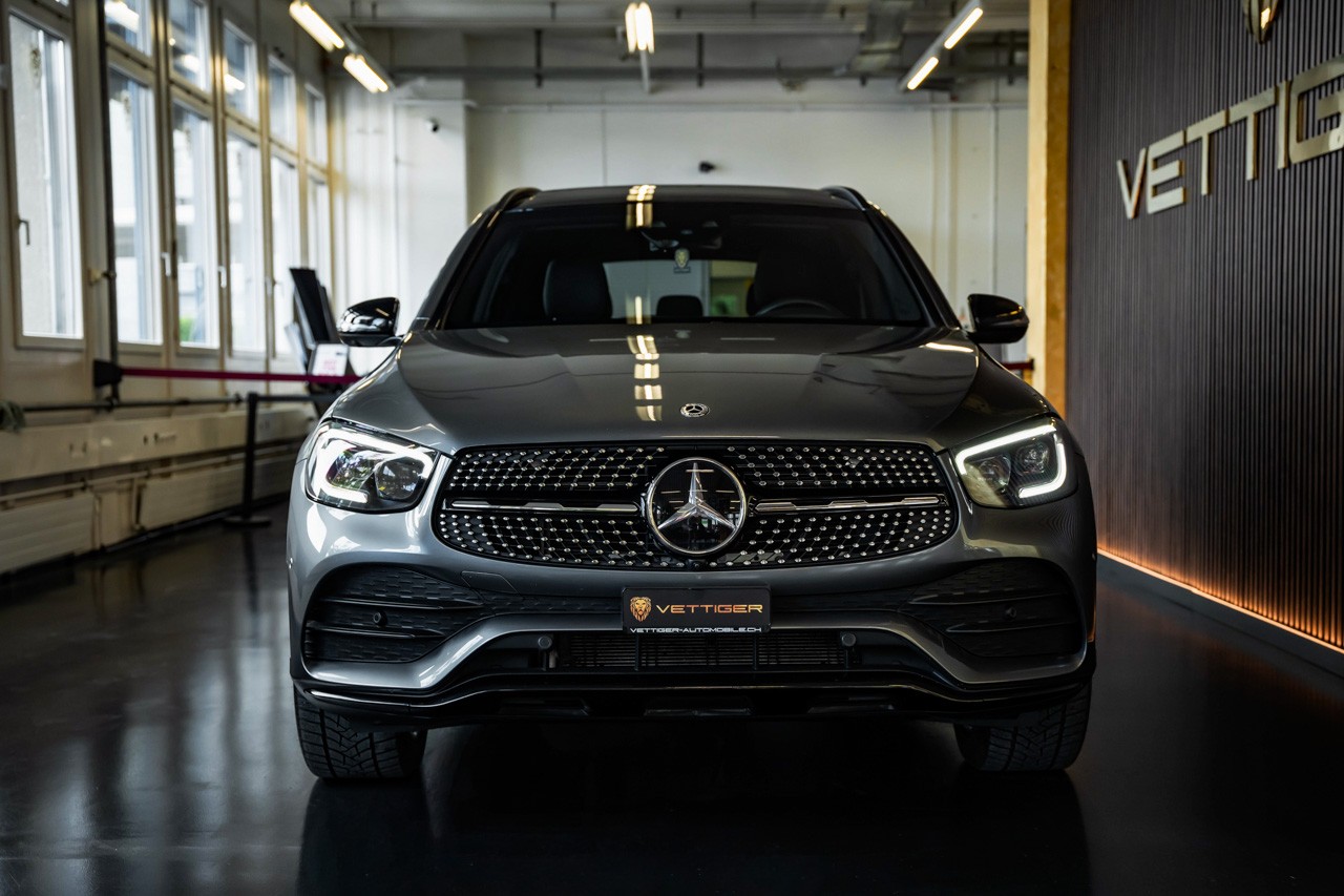 MERCEDES-BENZ GLC 300 AMG Line 4Matic 9G-Tronic-showroom-element-2
