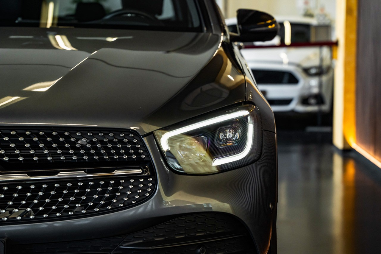 MERCEDES-BENZ GLC 300 AMG Line 4Matic 9G-Tronic-image-8