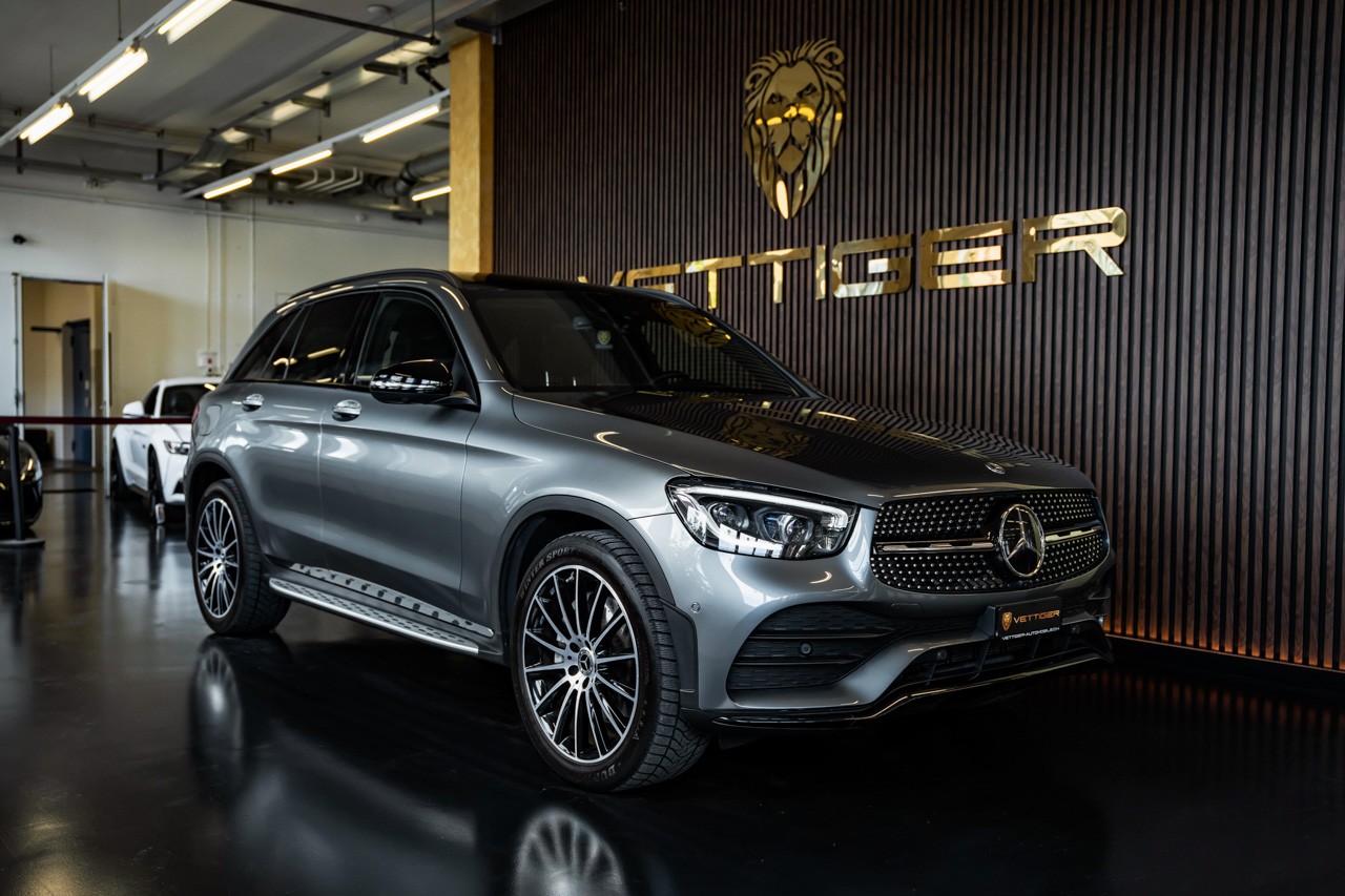 MERCEDES-BENZ GLC 300 AMG Line 4Matic 9G-Tronic-showroom-element-1