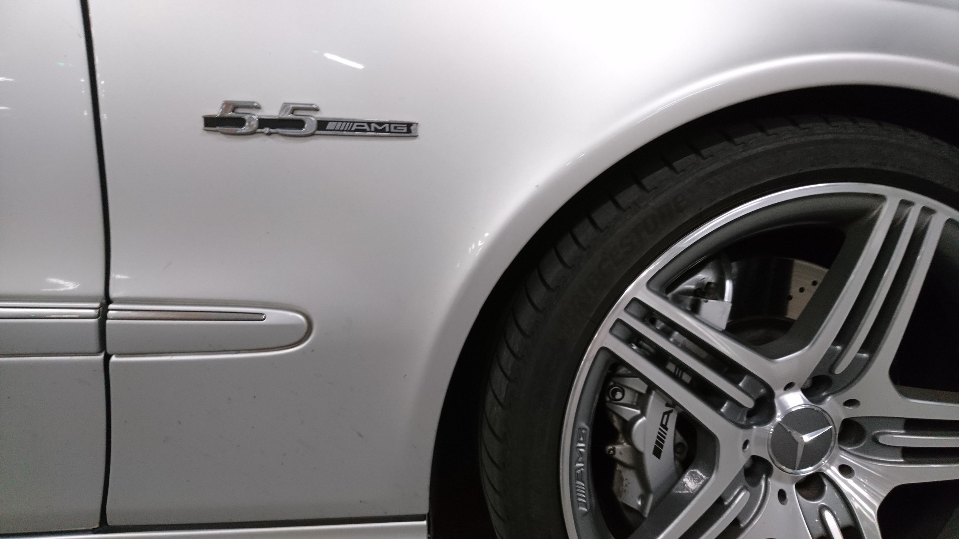 MERCEDES-BENZ E 55 V8 AMG