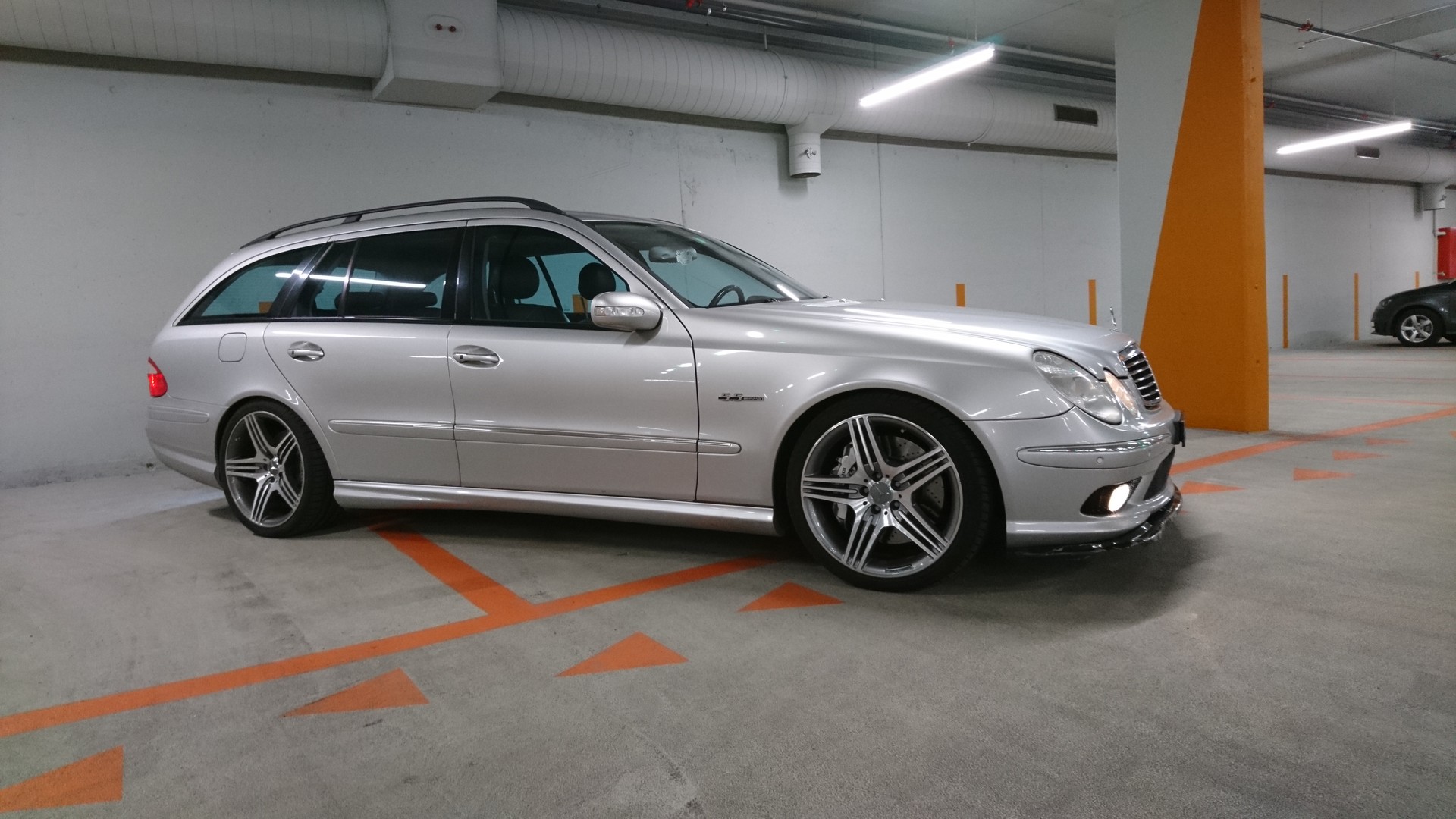 MERCEDES-BENZ E 55 V8 AMG-image-2