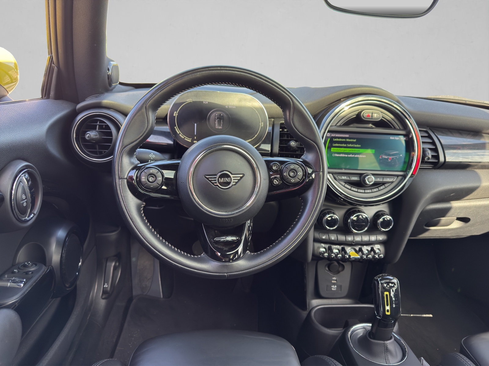 MINI Cooper SE-image-9