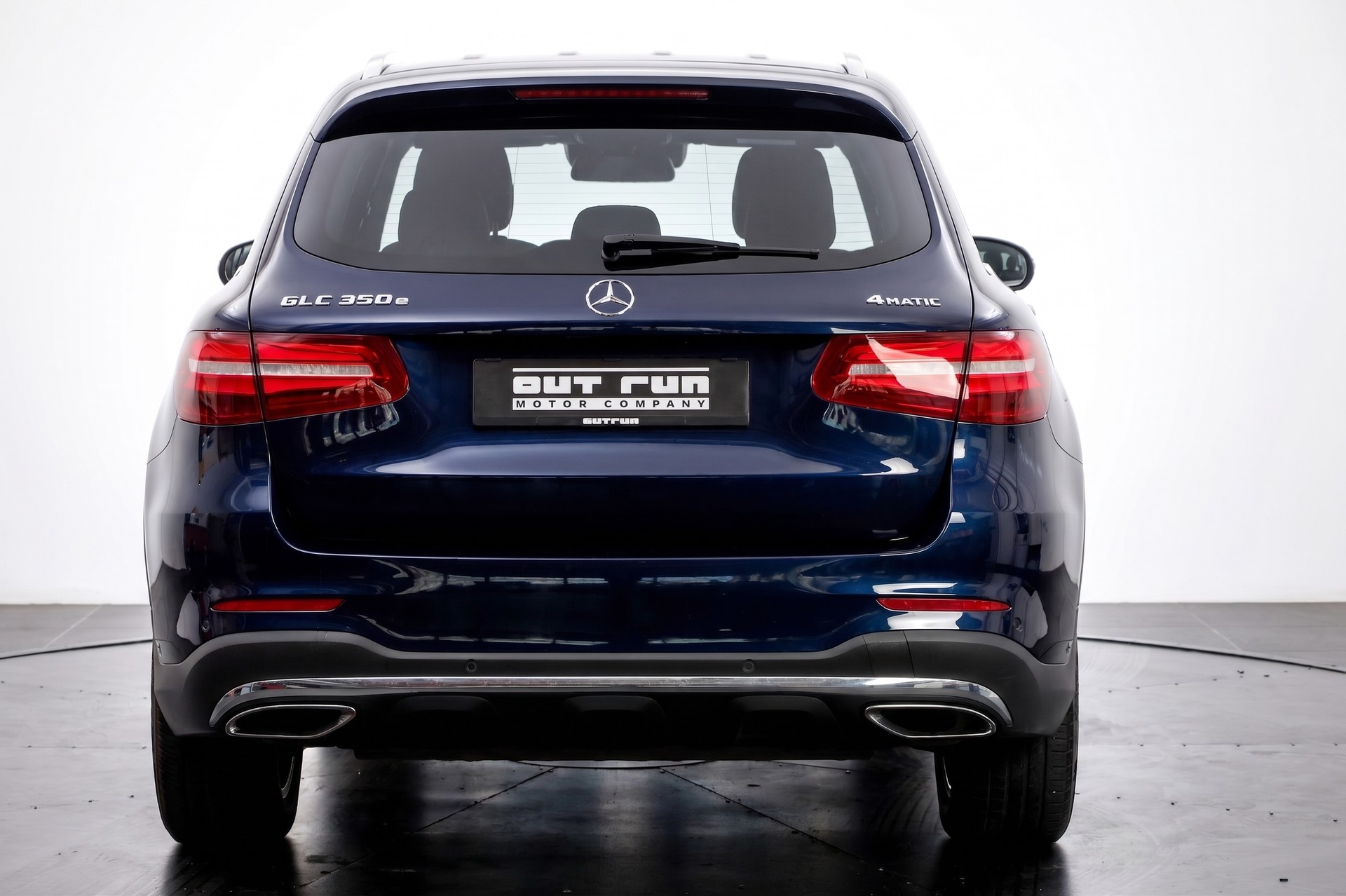 MERCEDES-BENZ GLC 350 e AMG Line 4Matic 7G-Tronic-showroom-element-2
