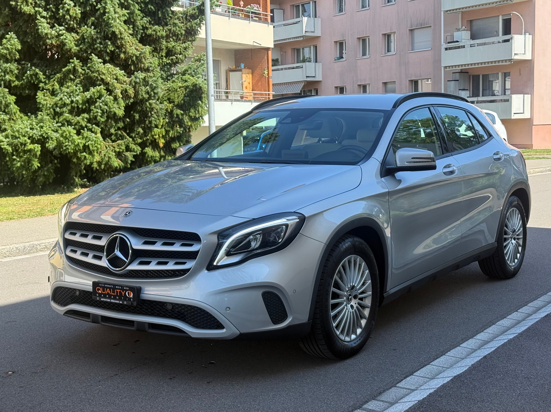 MERCEDES-BENZ GLA 200 CDI Style 4Matic 7G-DCT-image-2