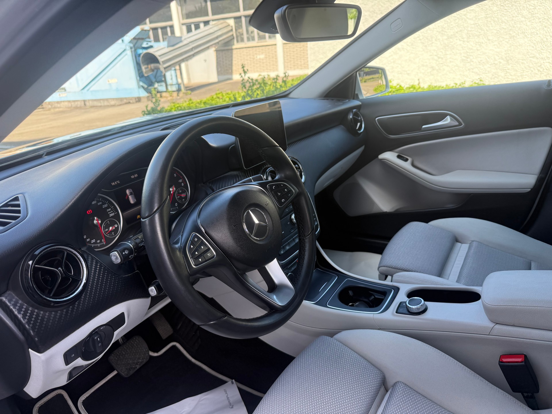 MERCEDES-BENZ GLA 200 CDI Style 4Matic 7G-DCT-image-7